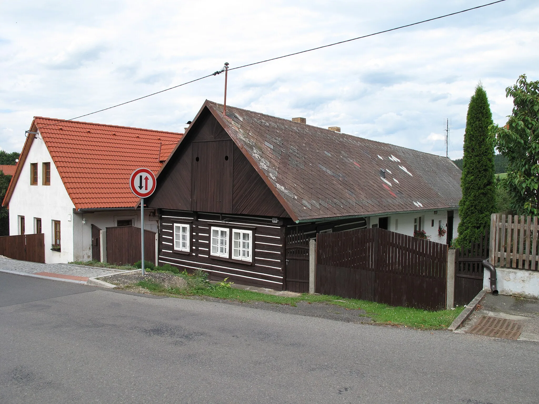 Photo showing: A login Terešov. Rokycany District, Czech Republic.