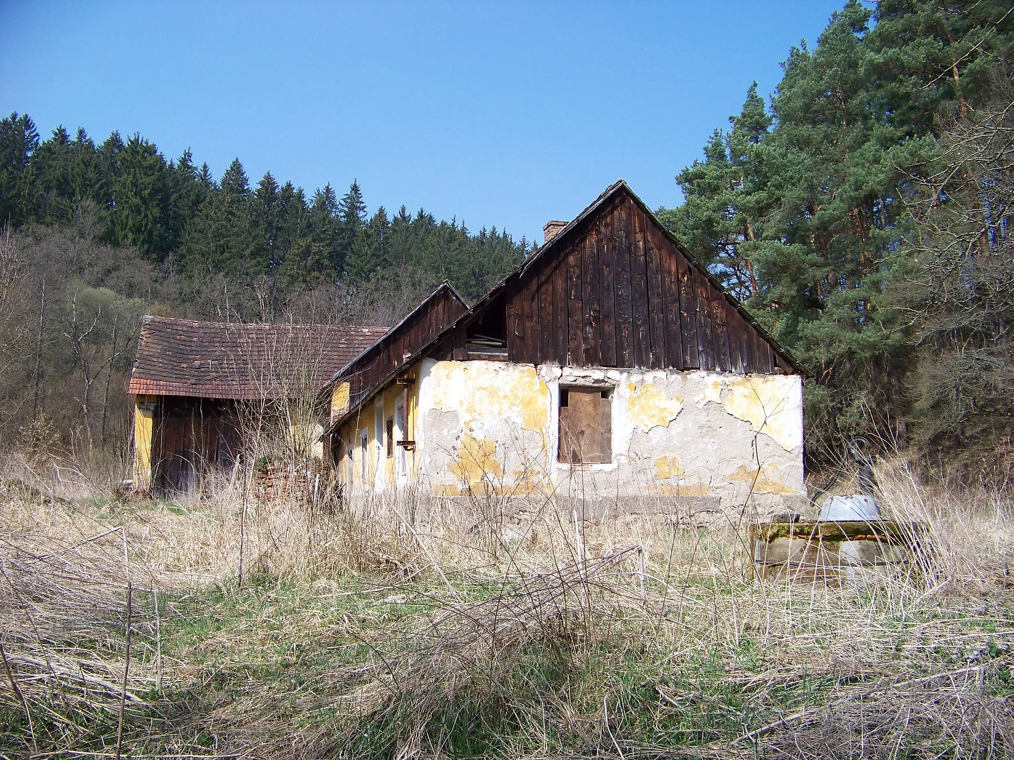 Photo showing: Řehenice, Benešov District, Central Bohemian Region, Czech Republic. Gabrhele 3.
