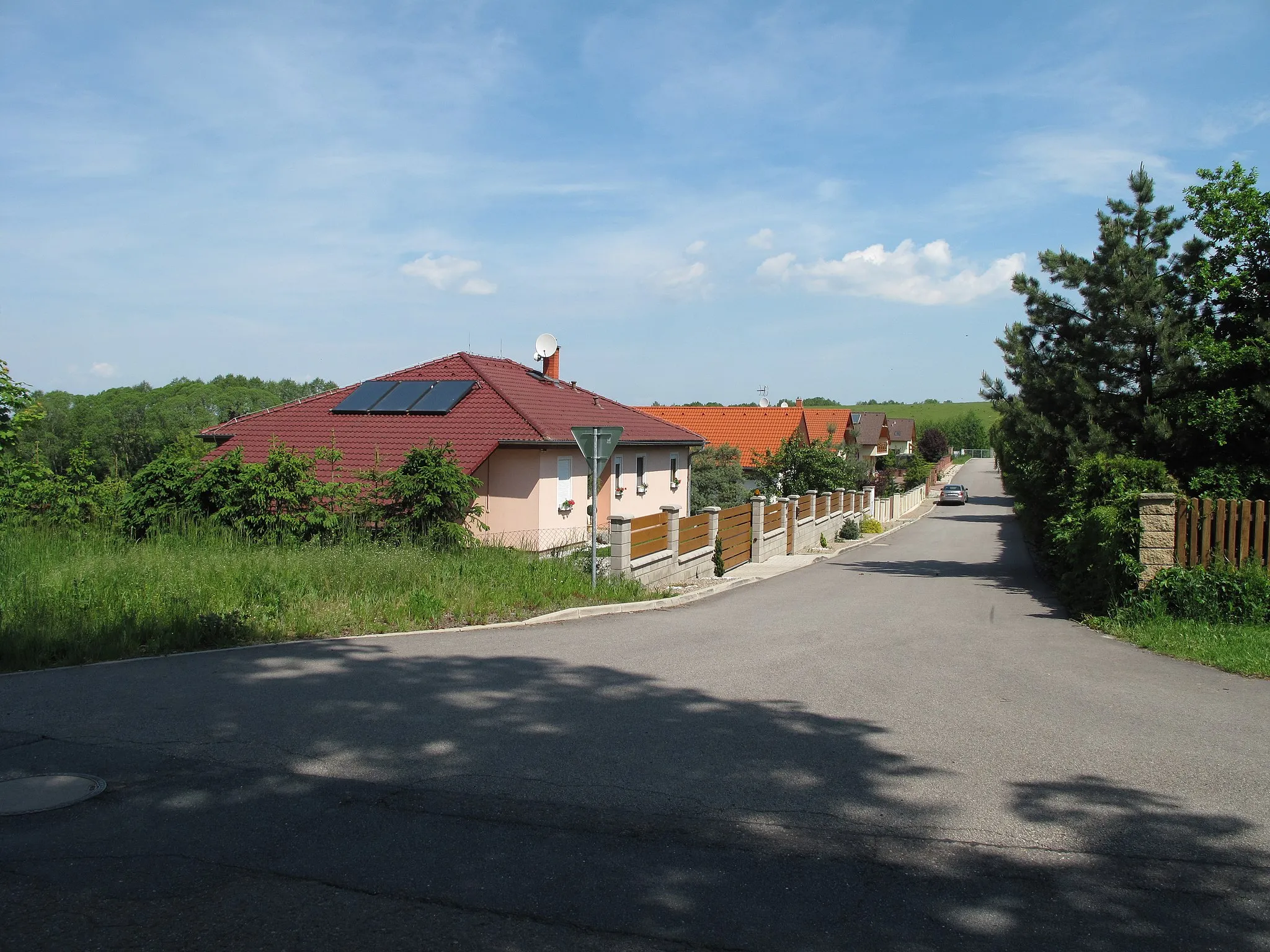 Photo showing: Ulice ve Vatěkově.