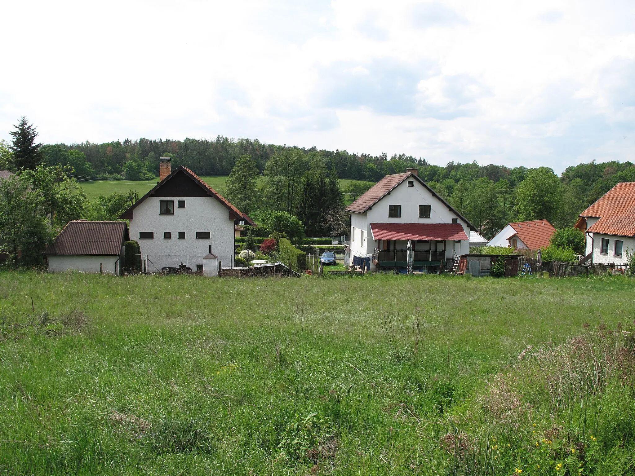 Photo showing: Domy v Loutí.