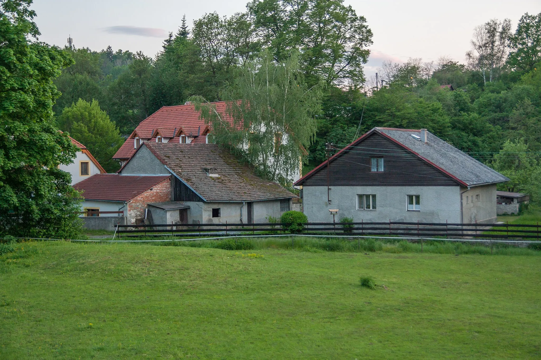 Photo showing: This photograph was created as a part of Wikiexpedition Mladá Vožice, a project supported by Wikimedia Foundation grant.