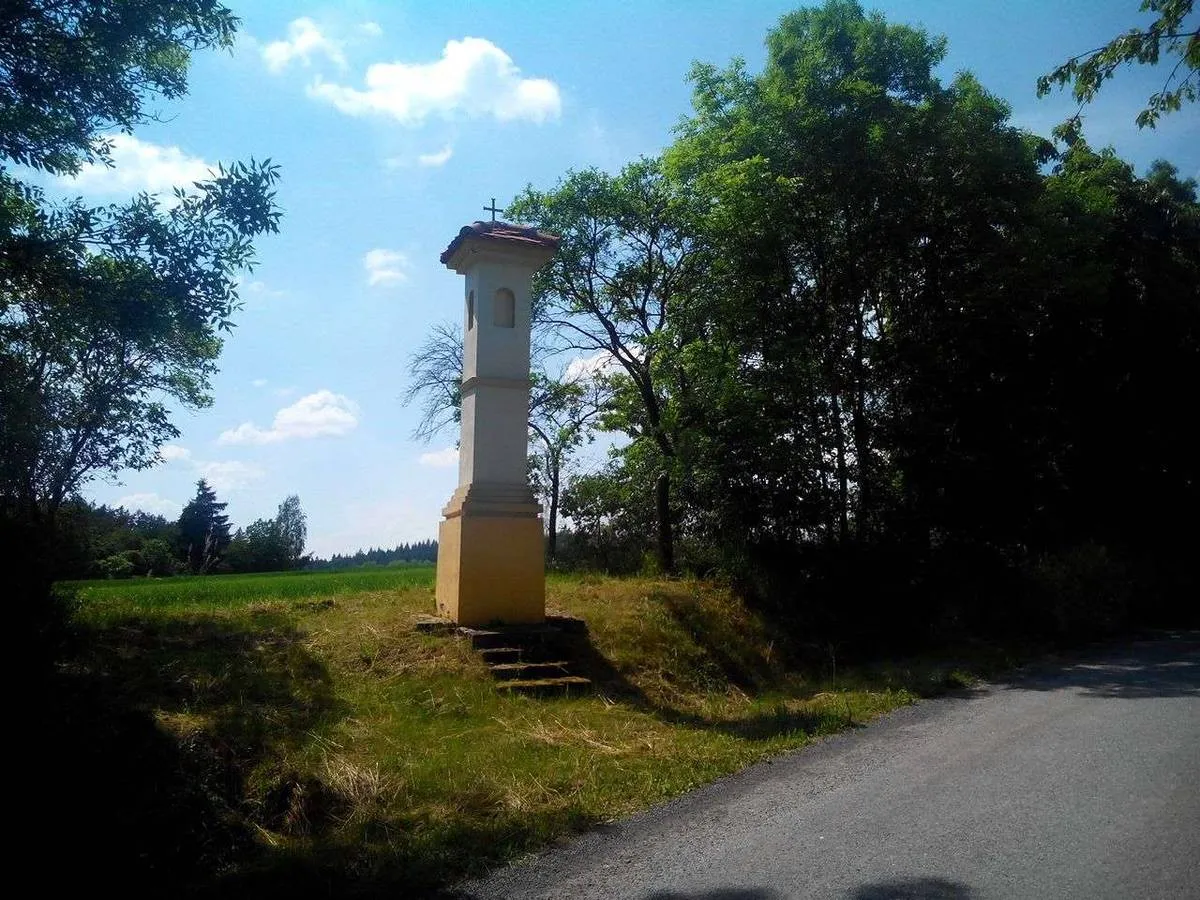 Photo showing: Column shrine in Maršovice in Benešov District – entry no. 11329.