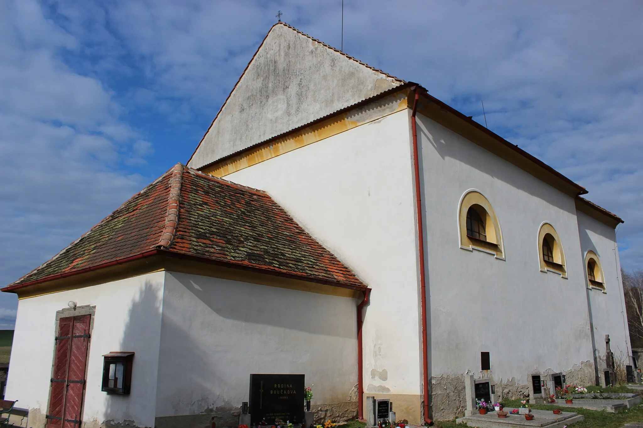 Photo showing: Kostel sv. Petra a Pavla. Hodětice - část obce Křečovice v okrese Benešov. Česká republika.