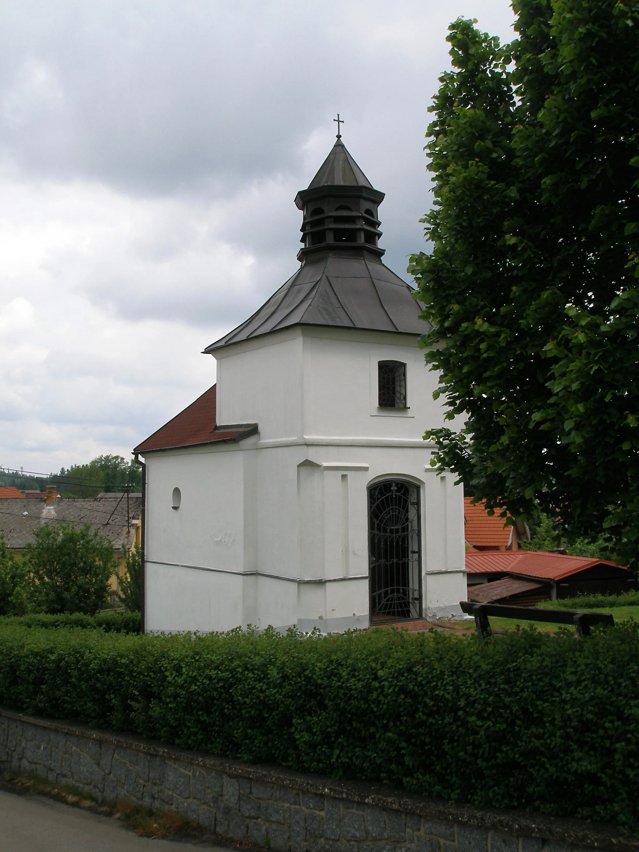 Photo showing: Drahňovice (the Czech Republic, Benešov District) - the chapel on the square