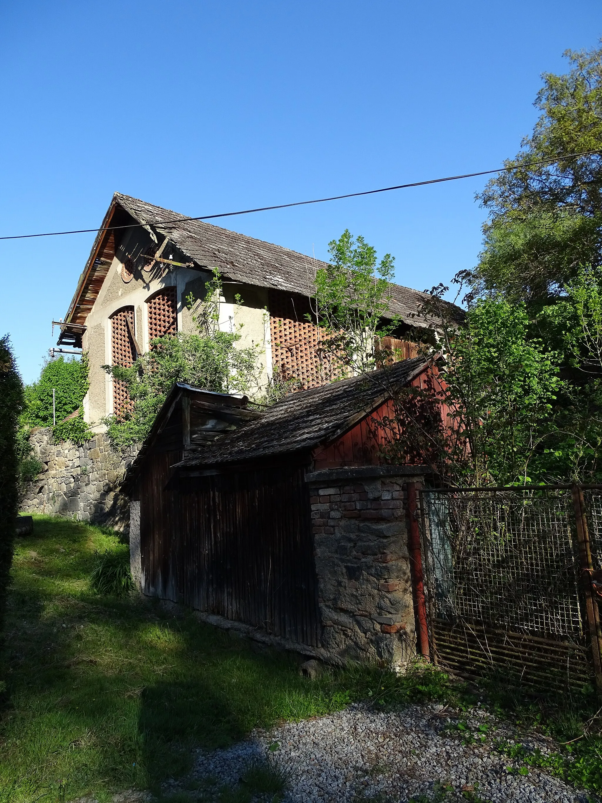 Photo showing: Chářovice, Benešov District, Central Bohemian Region, Czech Republic. House no. 24.