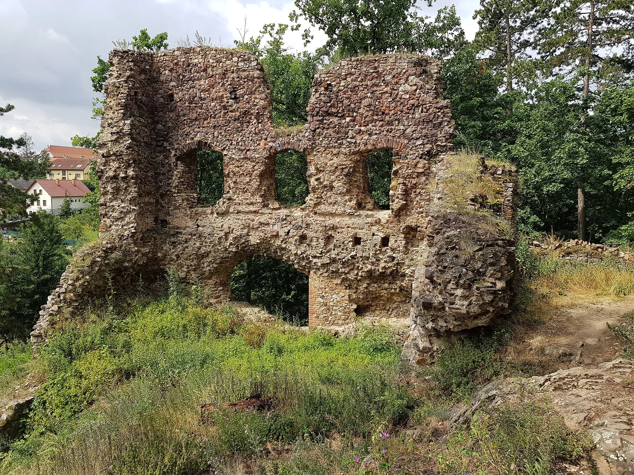 Photo showing: Zřícenina hradu Žebrák, Nový palác