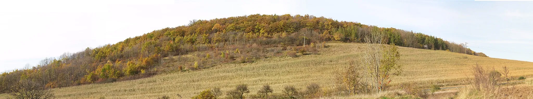 Photo showing: Pohled na podzimní Bacín z jižní strany