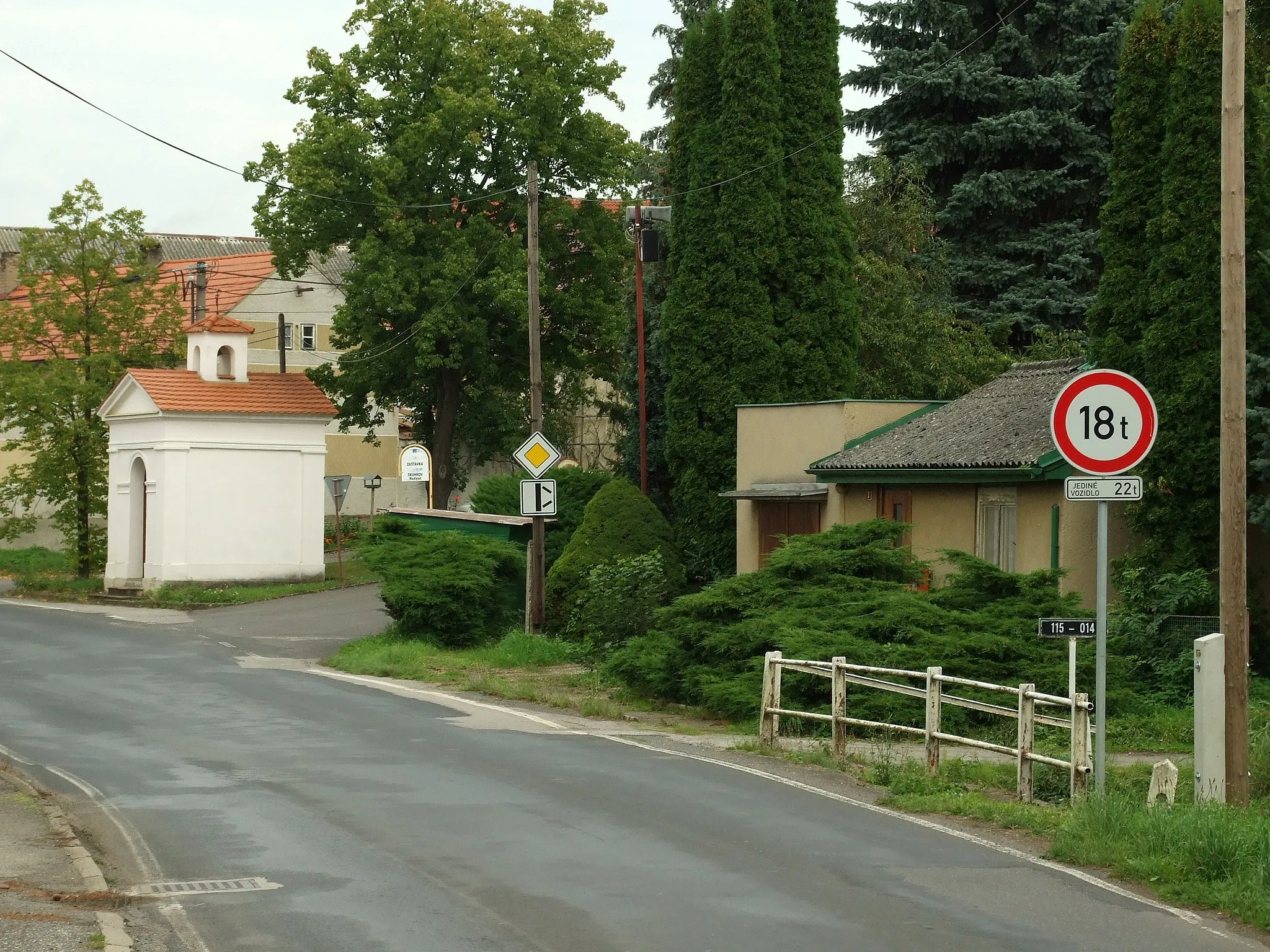 Photo showing: Around the common of Hodyně (part of the town of Skuhrov), Central Bohemian Region, CZ