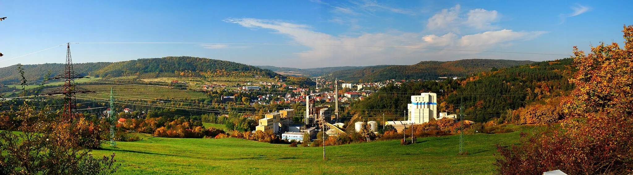 Photo showing: Panorama Loděnice - pohled z jihu.