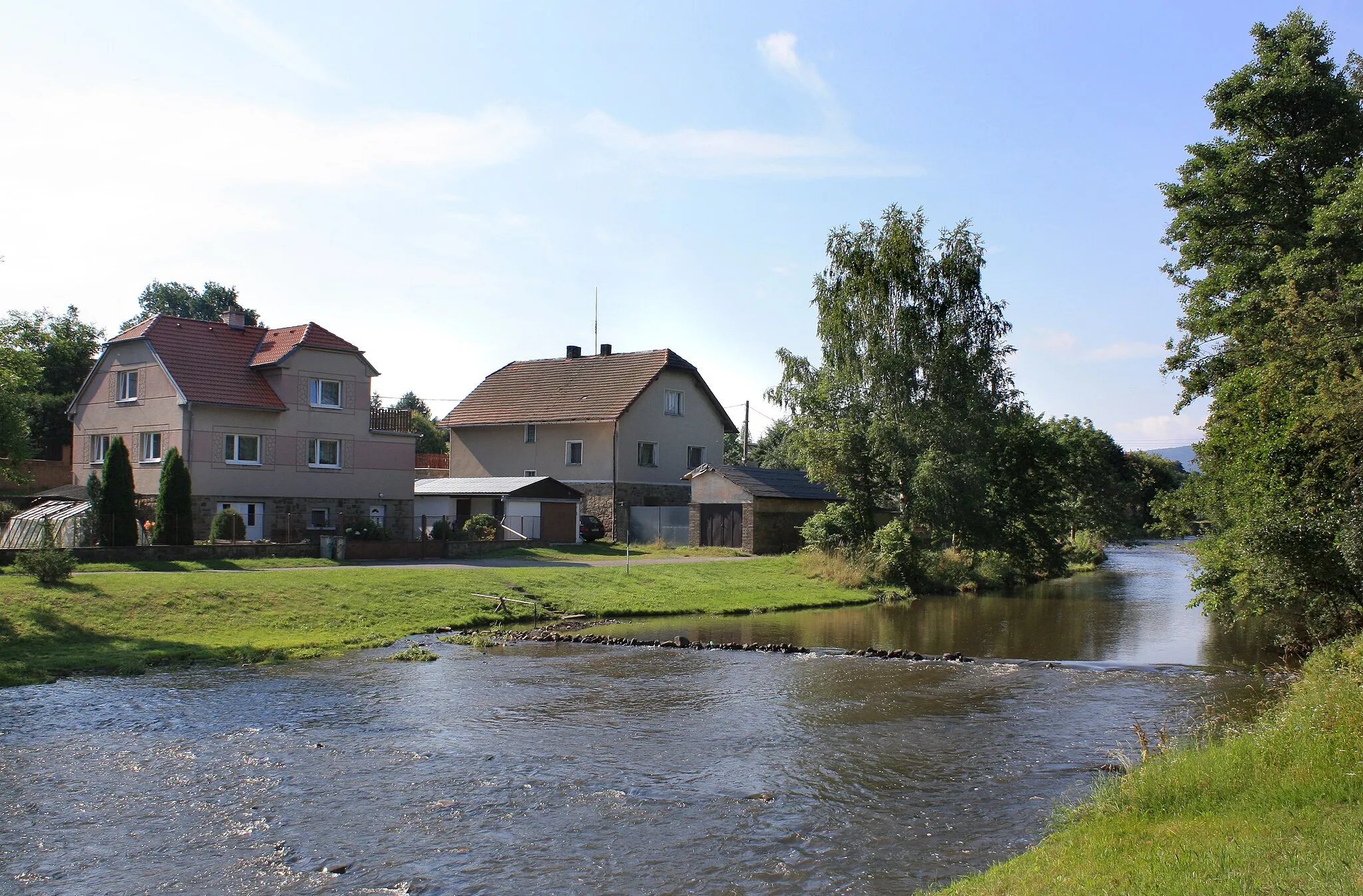 Photo showing: Litavka river in Libomyšl, Czech Republic