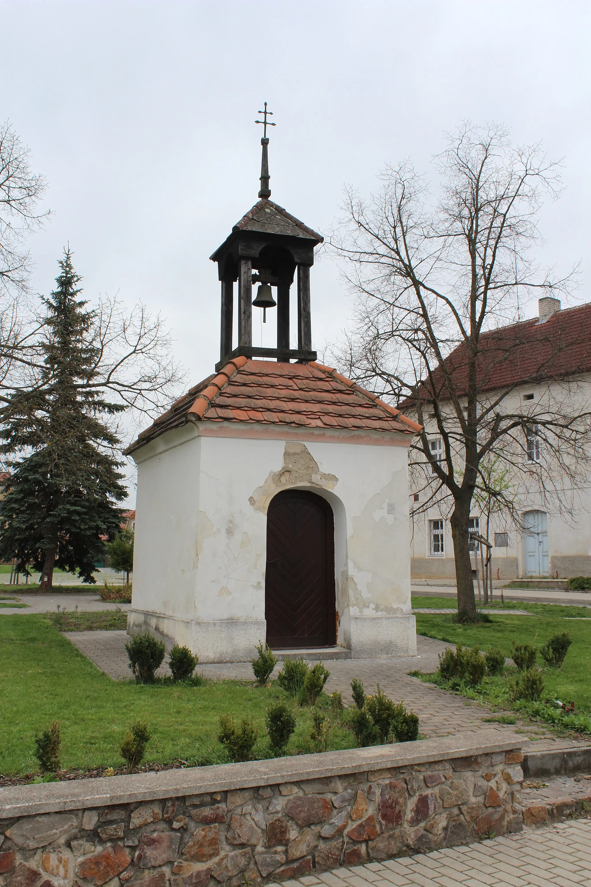 Photo showing: Chapel in Hýskov - Náměstí 5.května