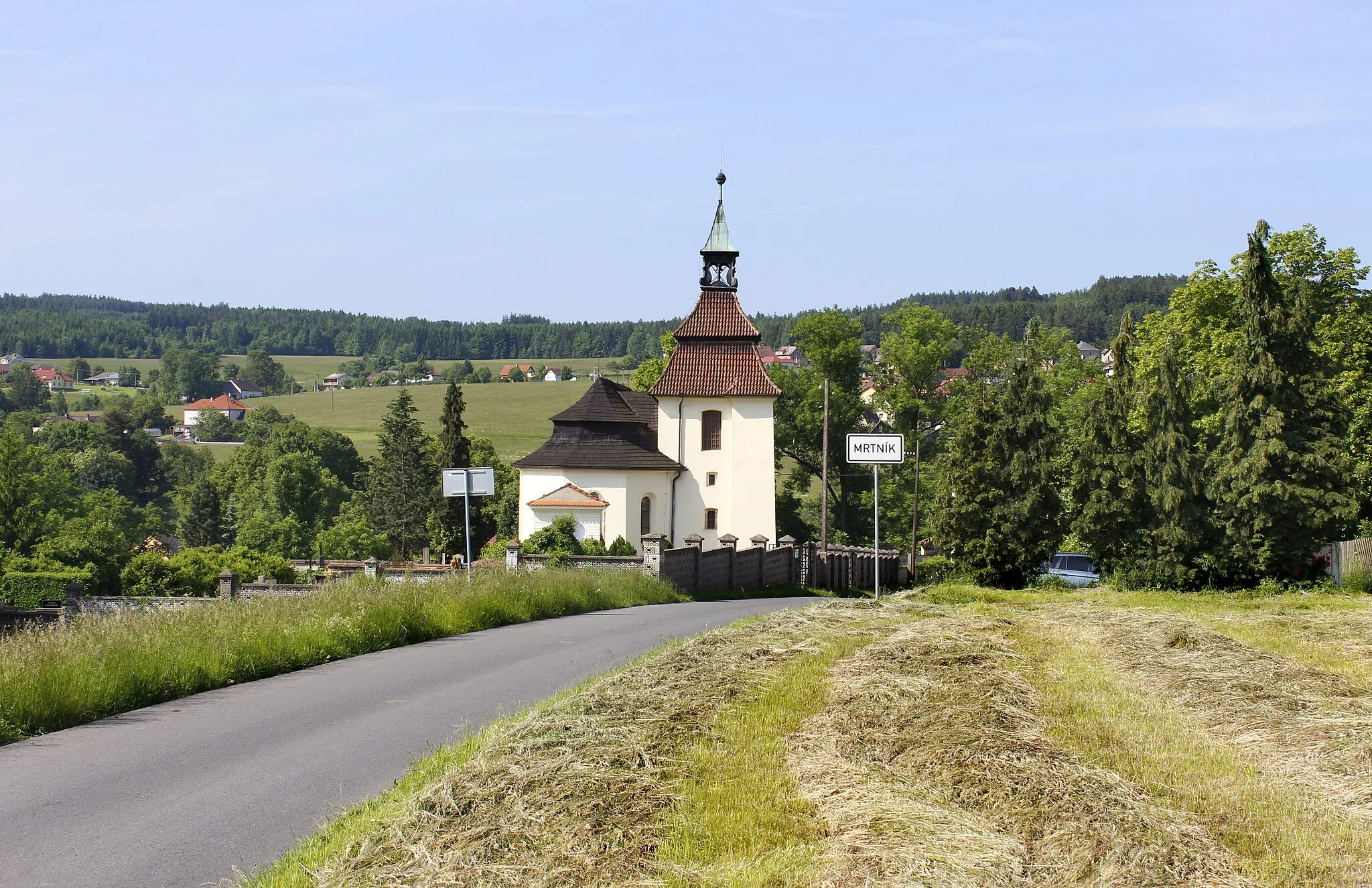 Photo showing: Church of the Nativity of the Virgin Mary in Mrtník, part of Hvozdec, Czech Republic