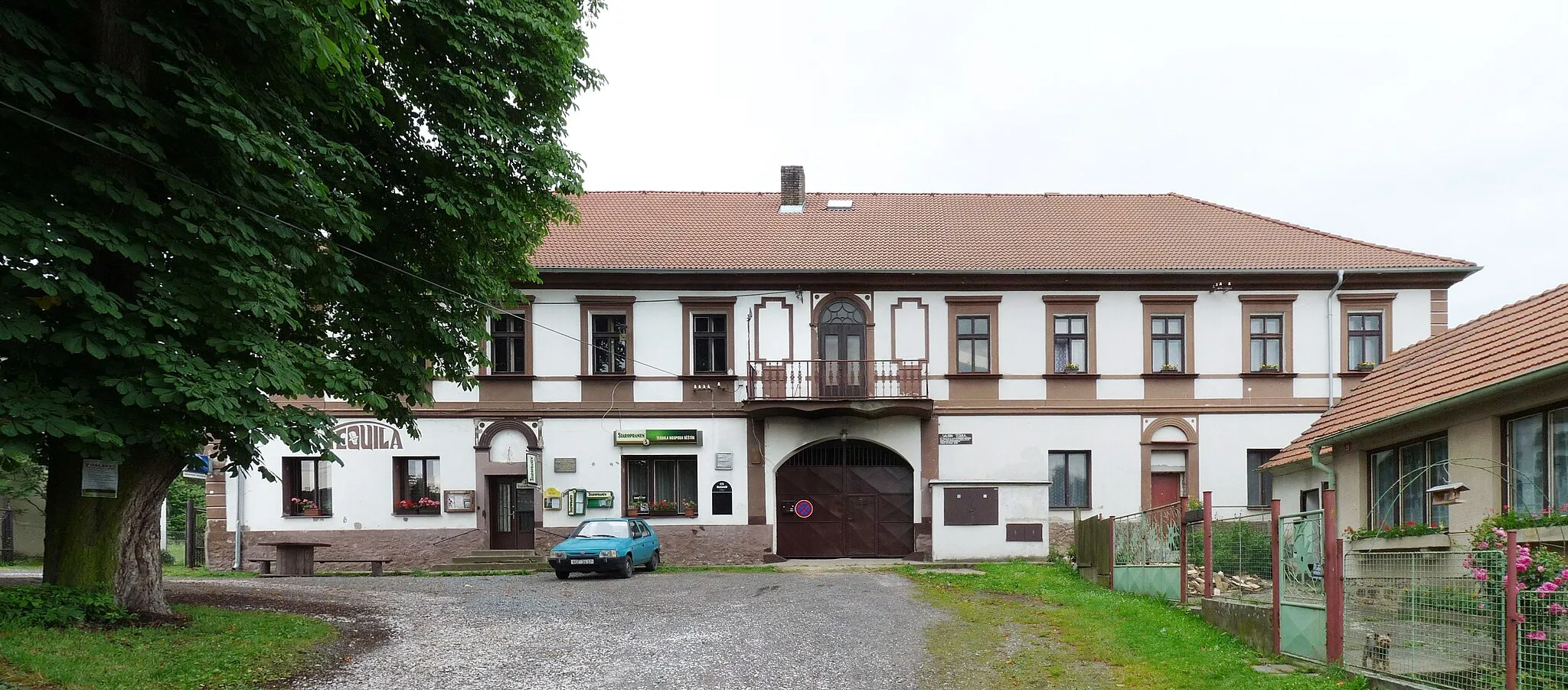 Photo showing: House No 34 in the village of Běštín, Beroun District, Central Bohemian Region, Czech Republic.