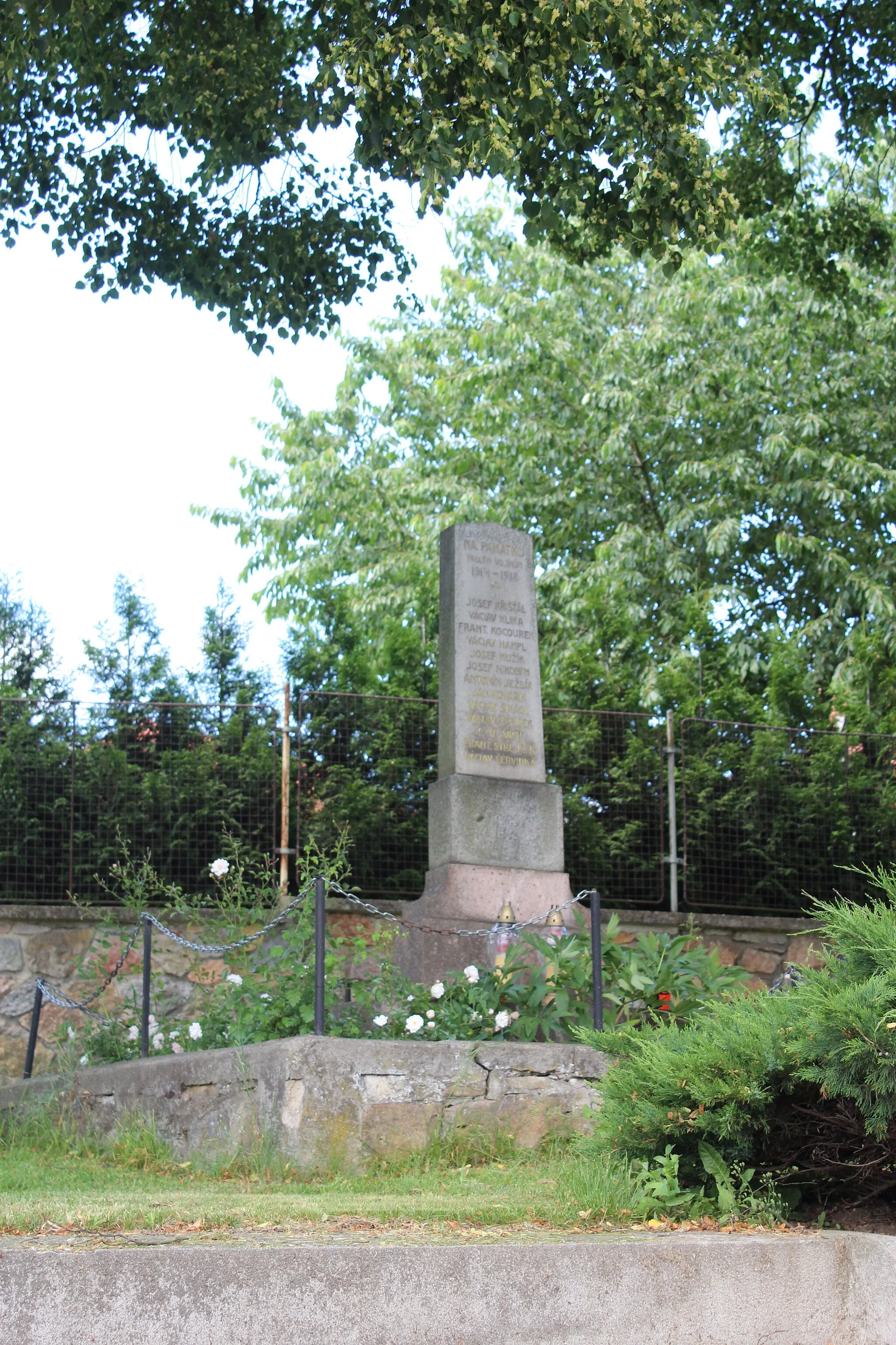 Photo showing: World War I memorial in Bubovice (Beroun District)