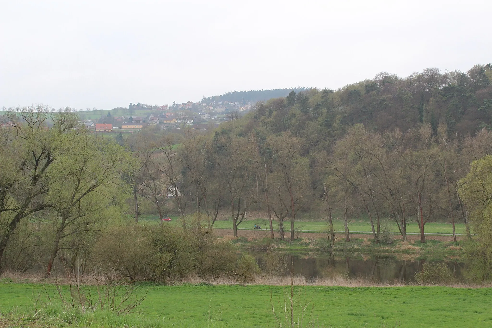 Photo showing: Berounka in Hýskov