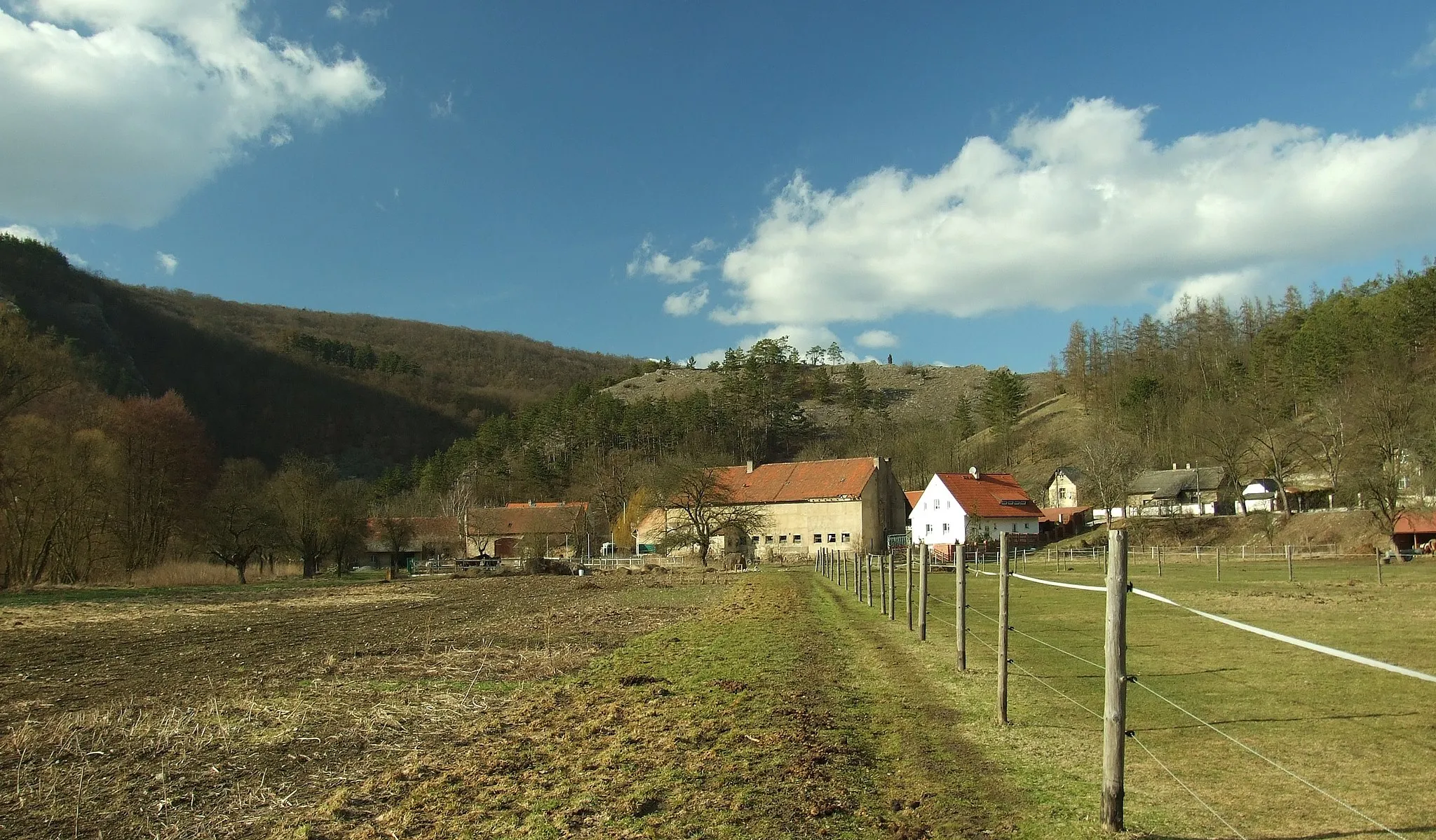 Photo showing: Hostim village, part of the town of Beroun, Central Bohemian Region, CZ