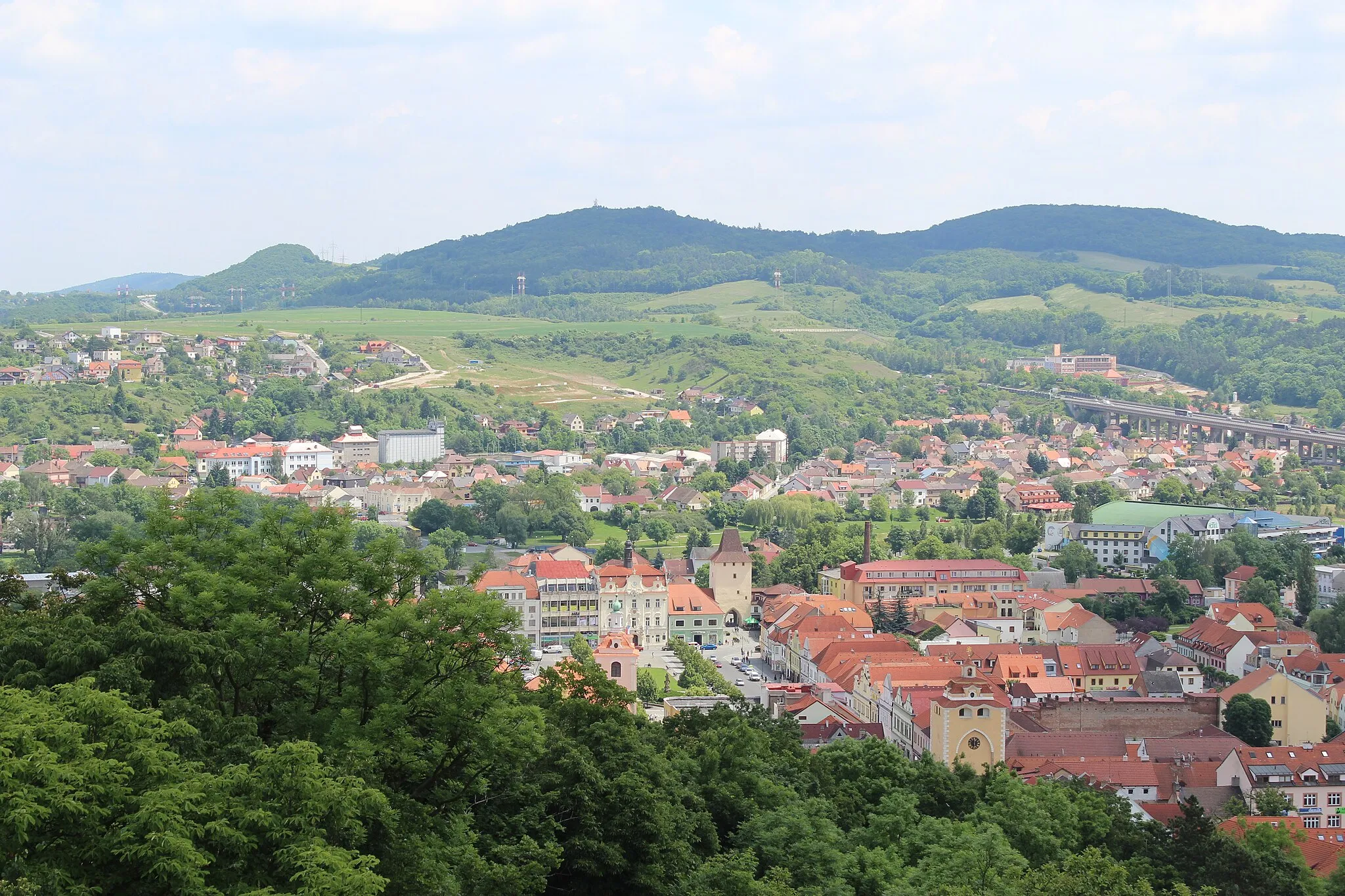 Photo showing: Views from lookout tower Městská hora in Beroun
Views of Beroun