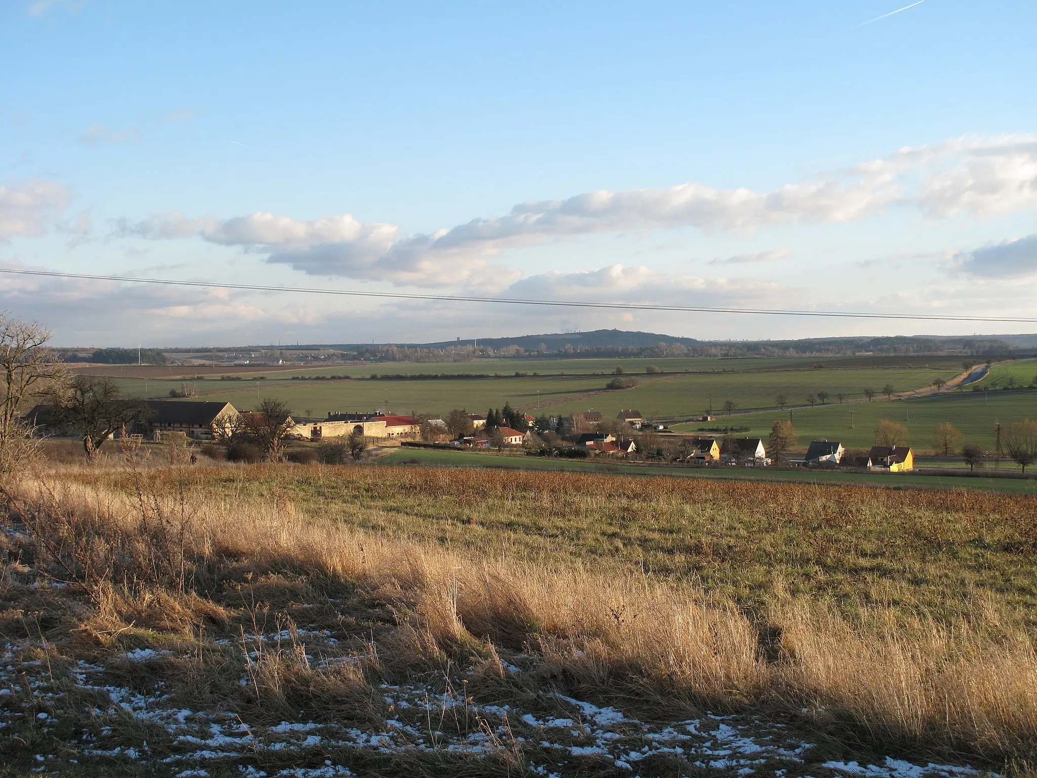 Photo showing: Studeněves village as seen from the north, Kladno District, Czech Republic.