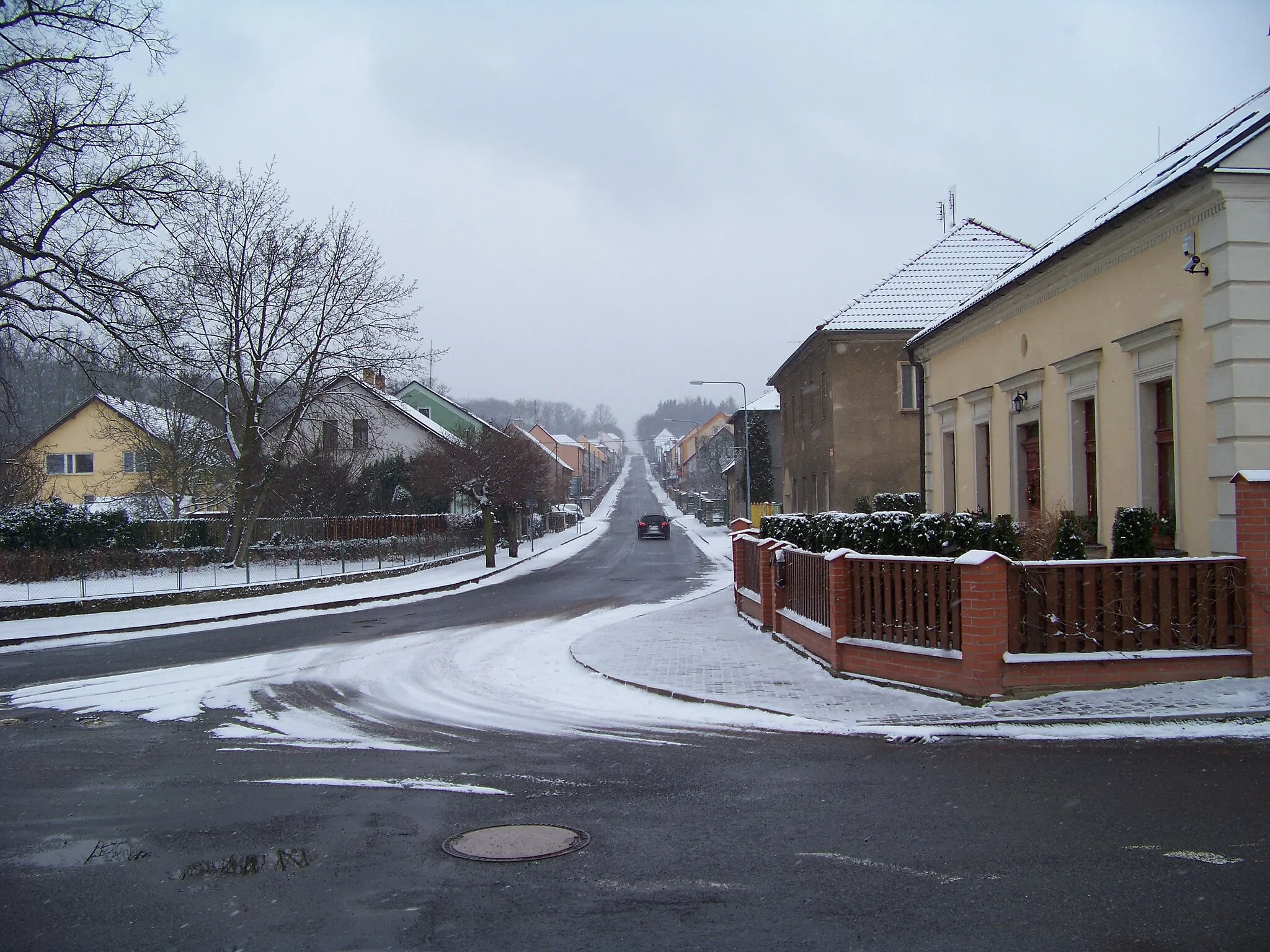 Photo showing: Lány, Kladno District, Central Bohemian Region, the Czech Republic. Berounská Street.