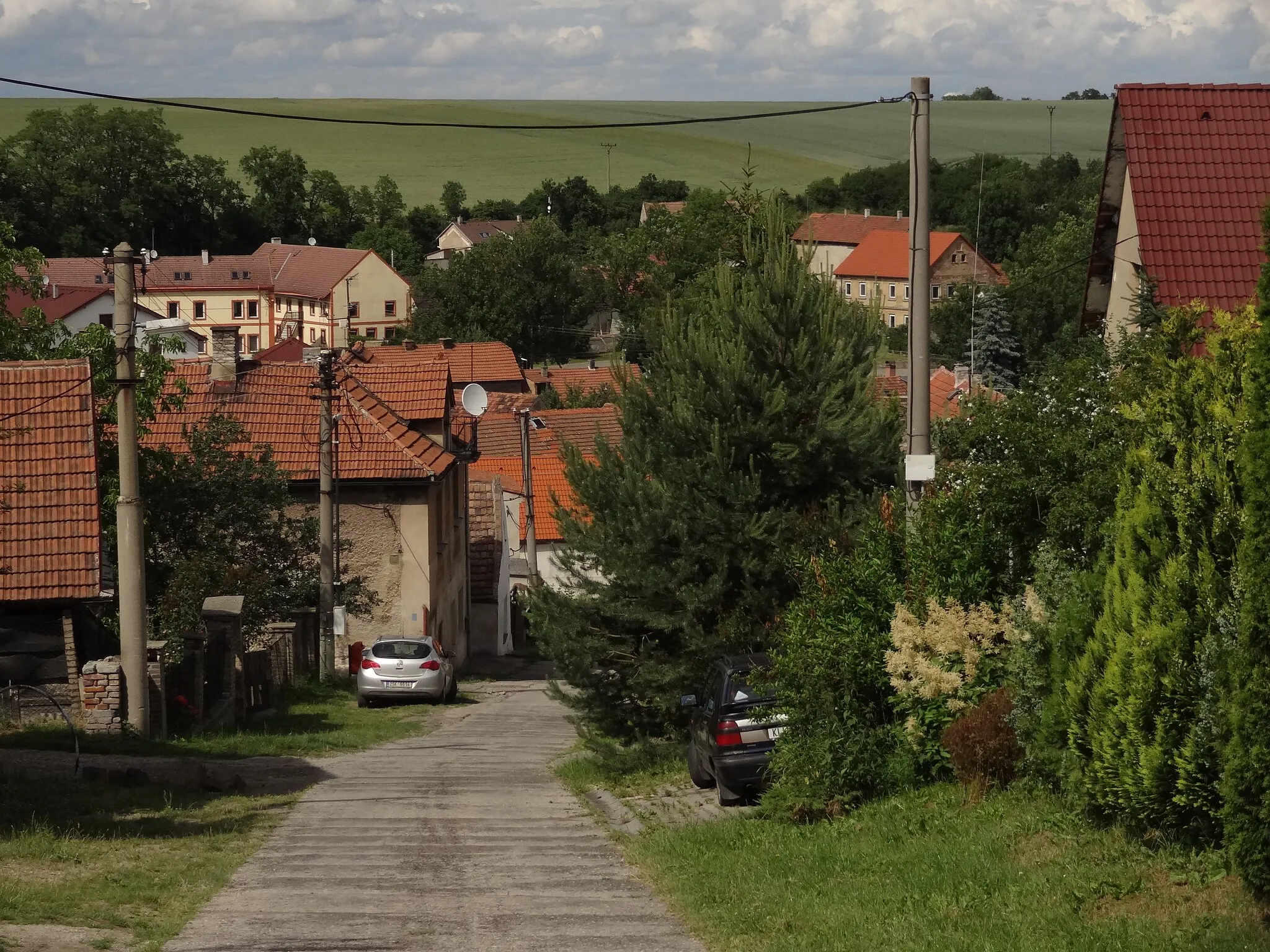 Photo showing: Dřetovice - ulice ke kostelu