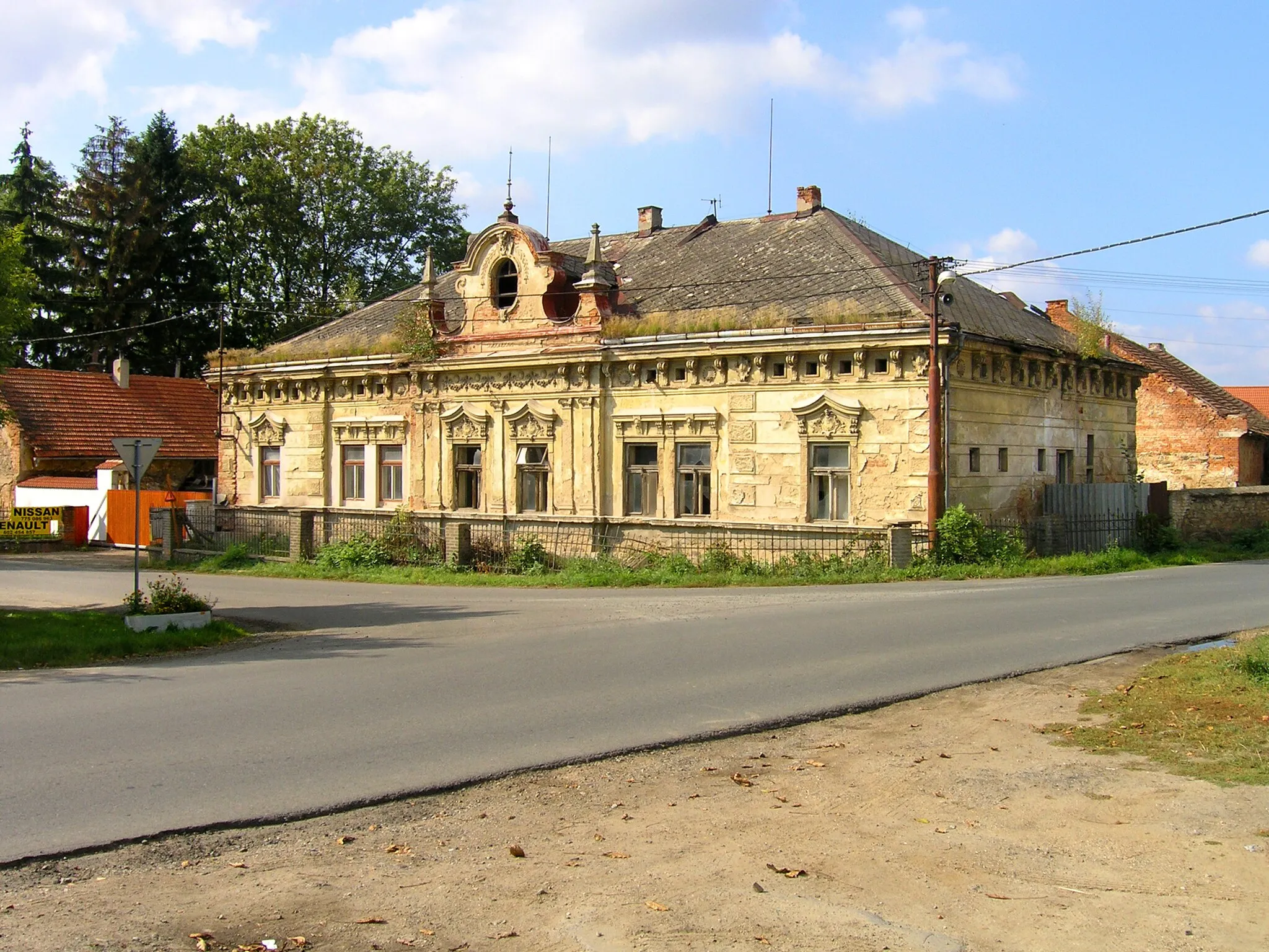 Photo showing: Old house in Přišimasy, Czech Republic