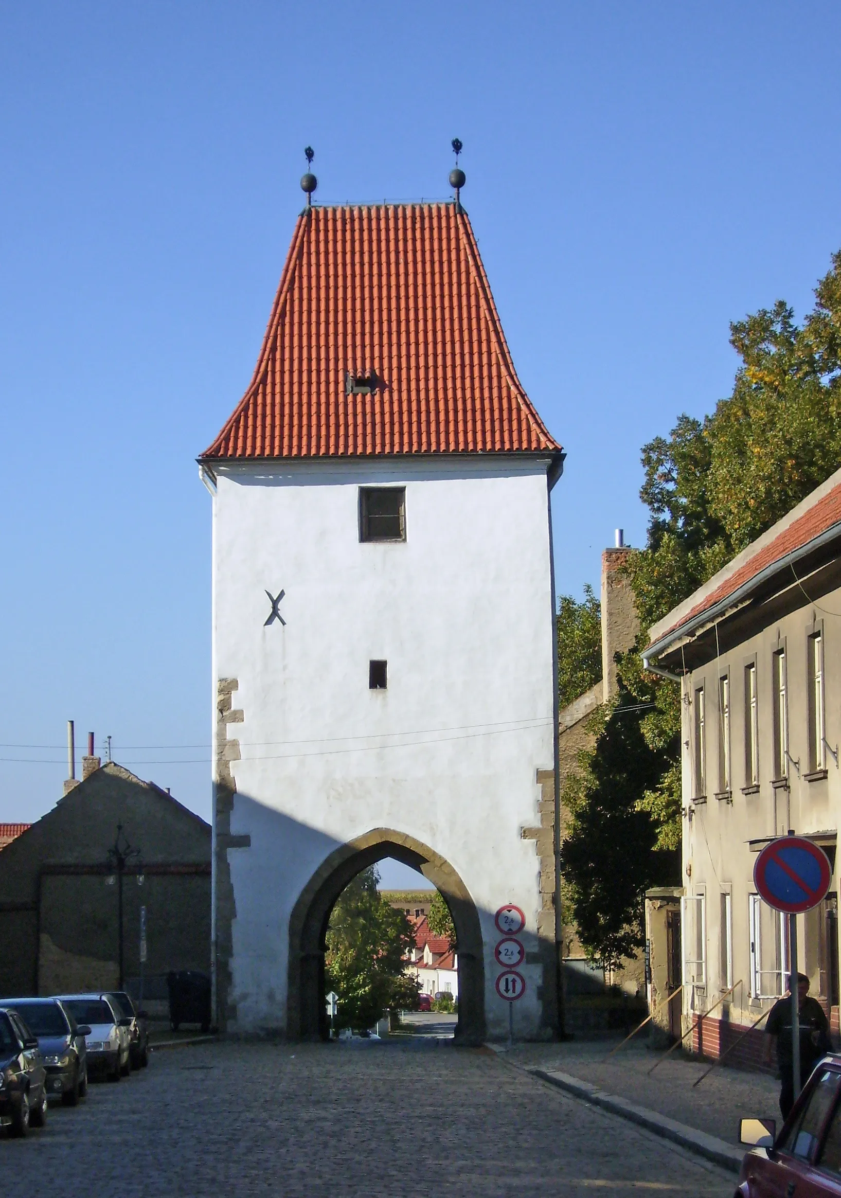 Photo showing: The Prague Gate in Kouřim, Czech Republic.