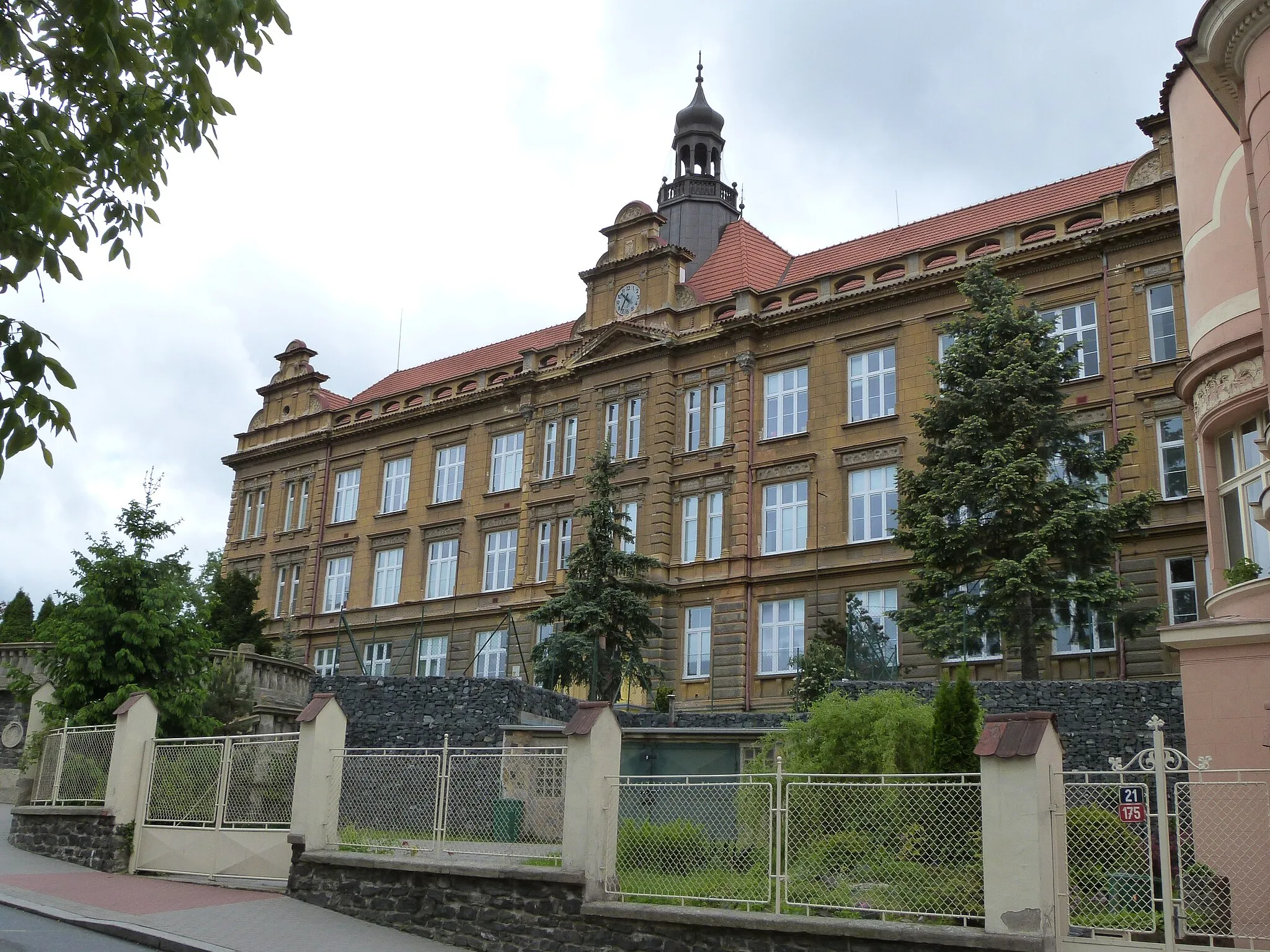 Photo showing: Základní škola v Kmochově ulici v Kolíně, dříve 2. ZŠ
