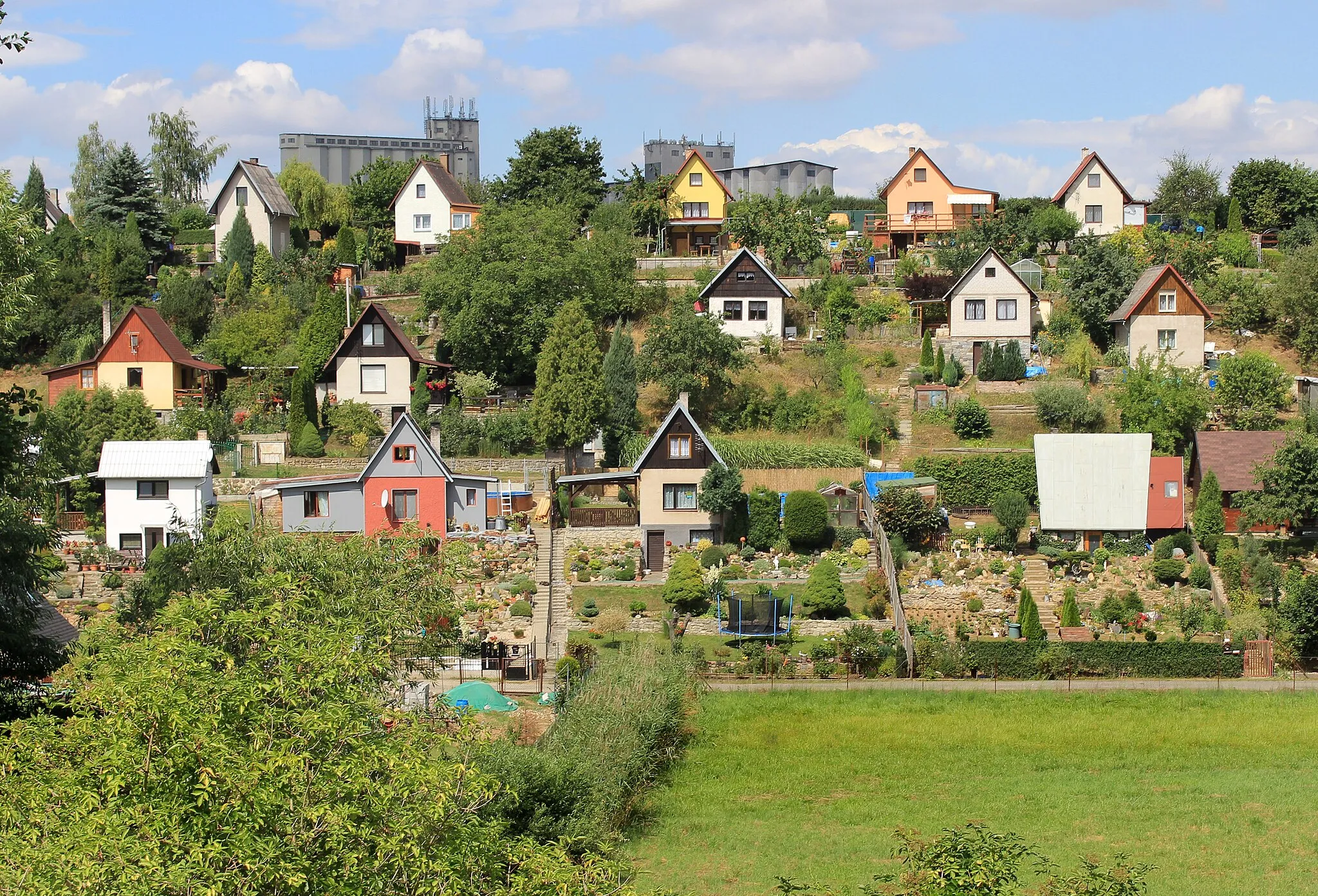 Photo showing: Cottages in Perštejnec, part of Kutná Hora, Czech Republic.