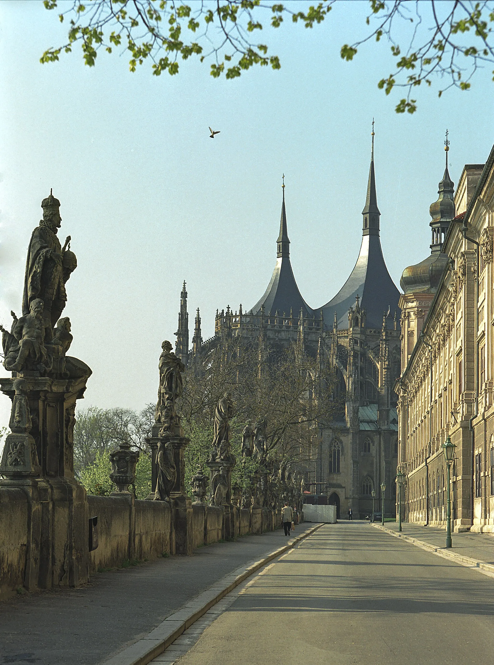 Photo showing: Kutná Hora, St. Barbara Street along Jesuit College