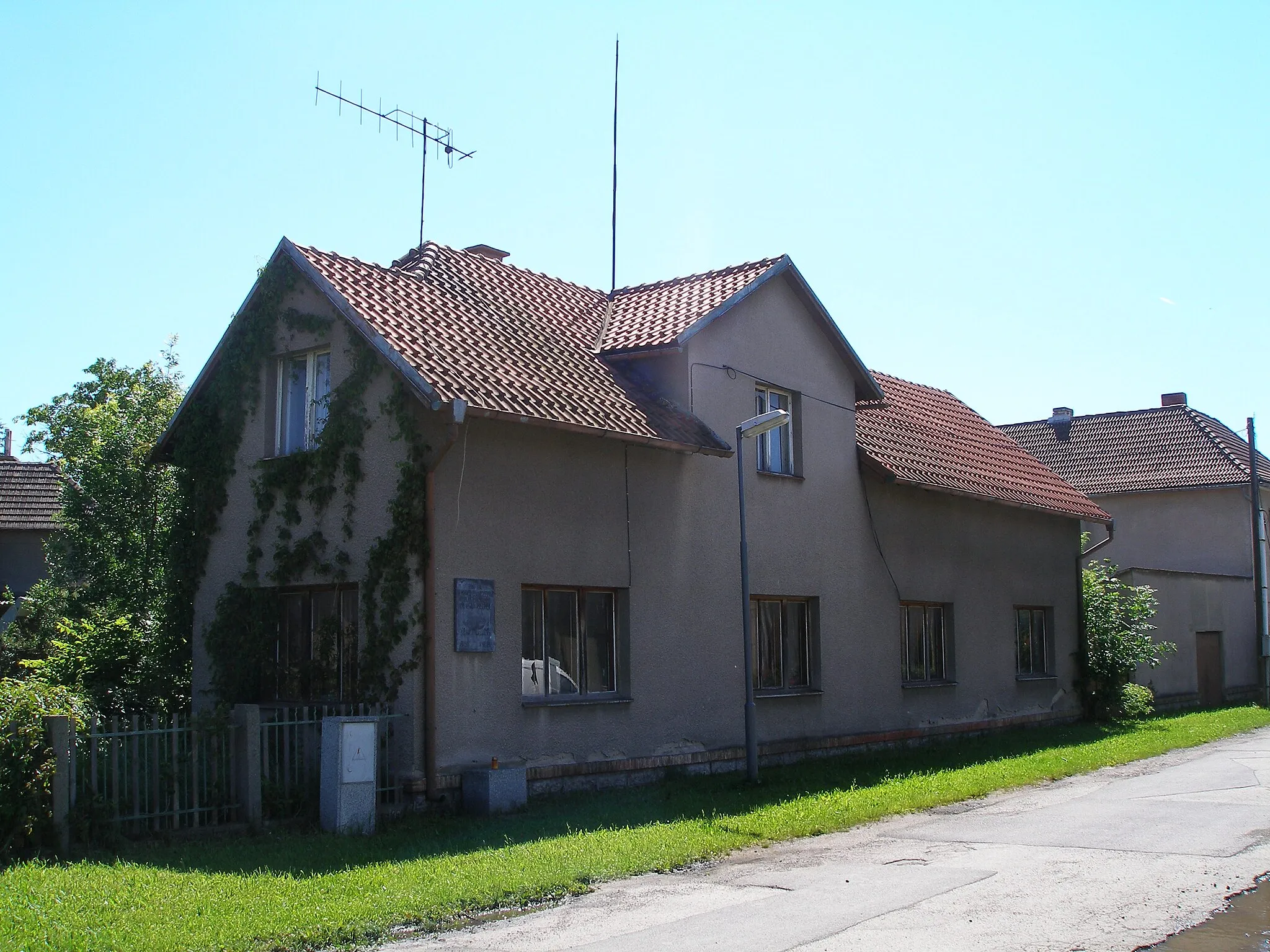 Photo showing: Jan Palach's native house, Všetaty, Czech Republic
