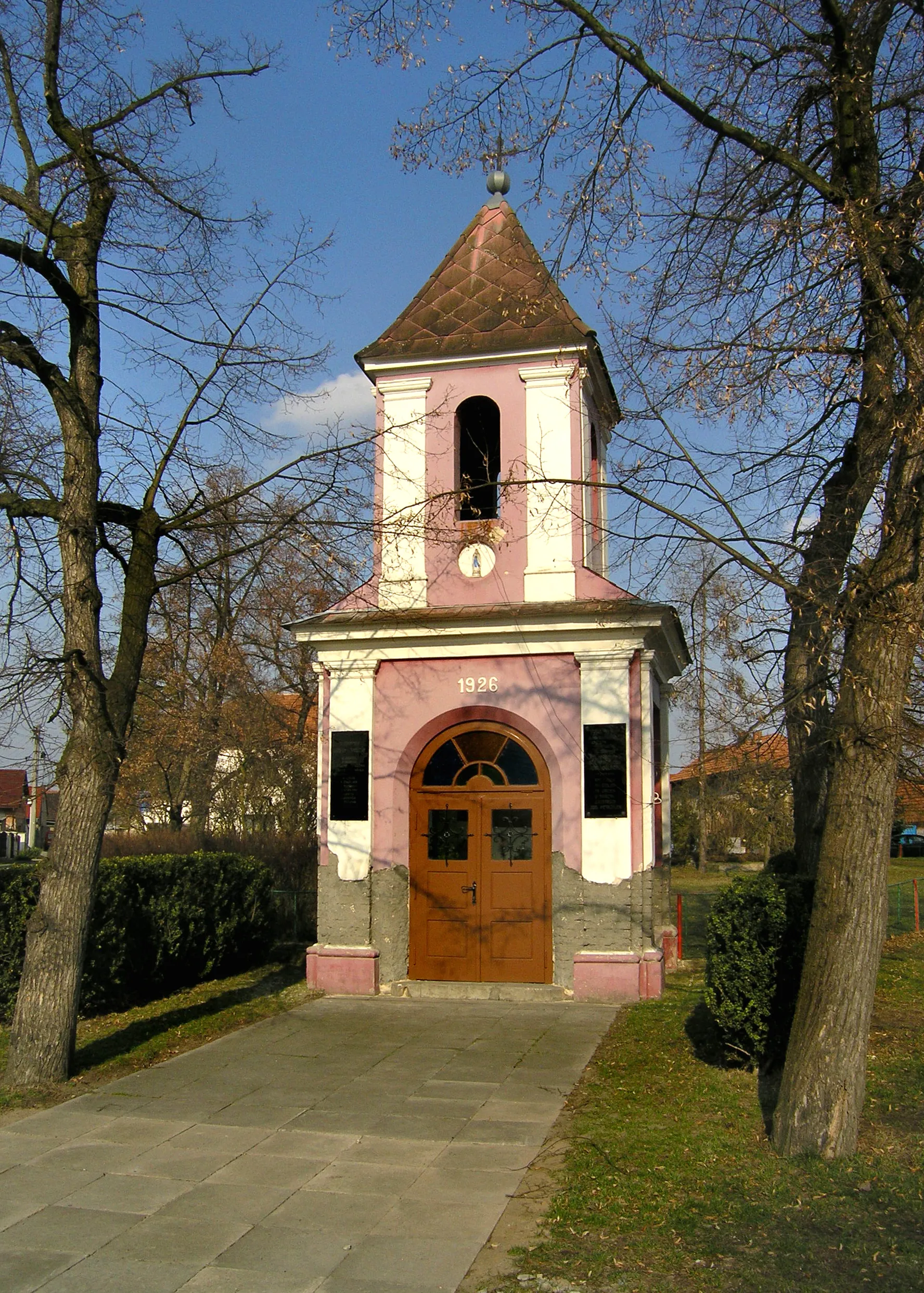 Photo showing: Chapel in Tuahň village, Czech Republic