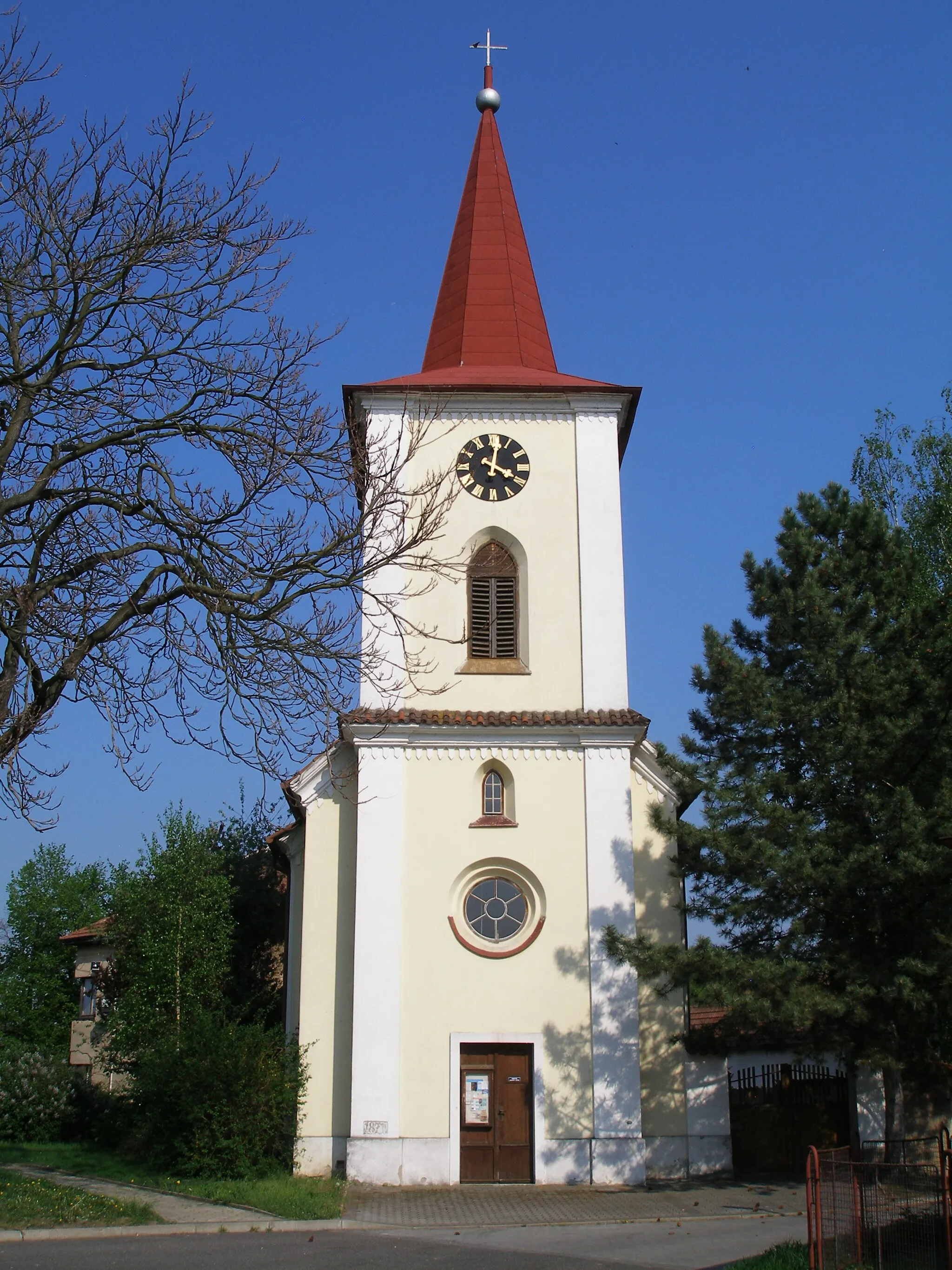 Photo showing: Tower of curch in Horní Počaply.