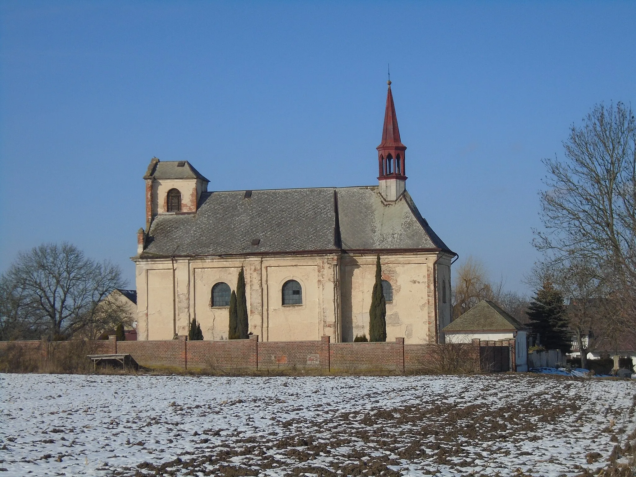 Photo showing: Kostel sv. Vavřince v Čisté od jihu