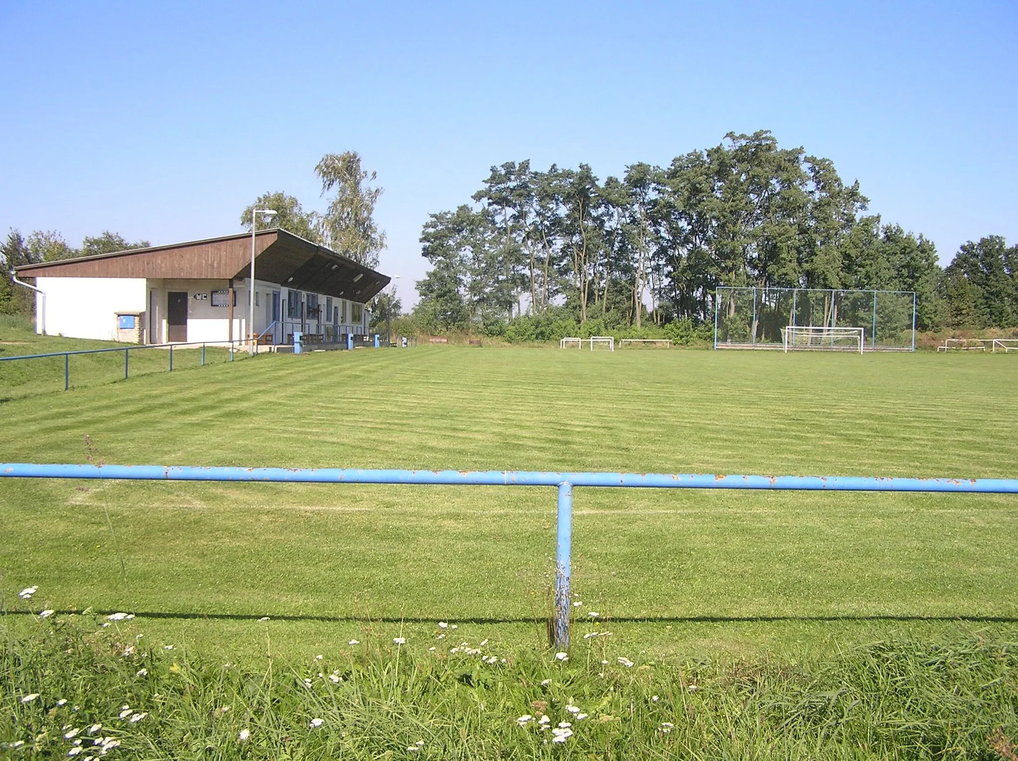 Photo showing: Struhy (Čachovice), the football ground