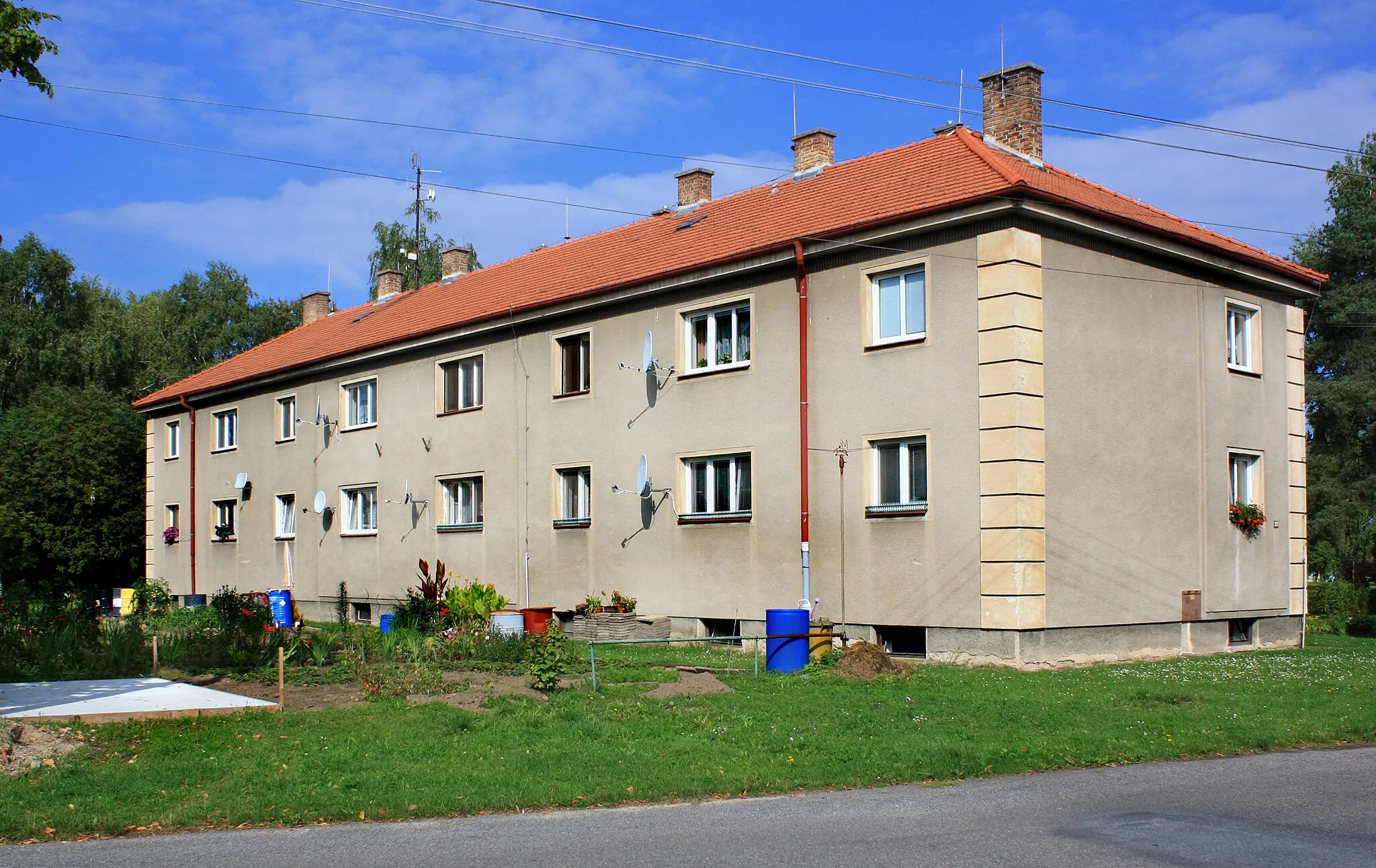 Photo showing: Tenement house in Nová street in Luštěnice, Czech Republic