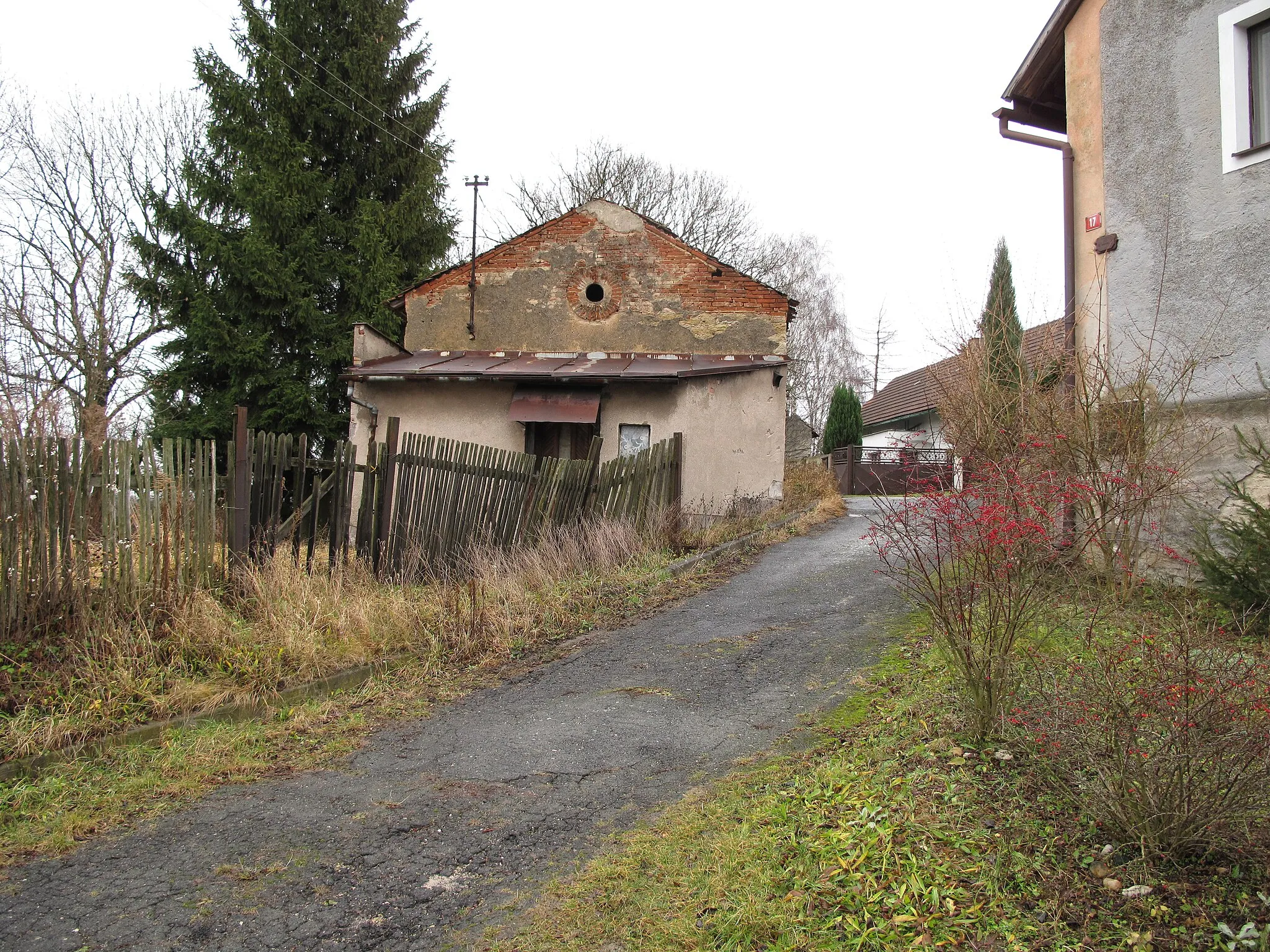 Photo showing: House in Střížovice village (Kropáčova Vrutice municipality), Mladá Boleslav District, Czech Republic.