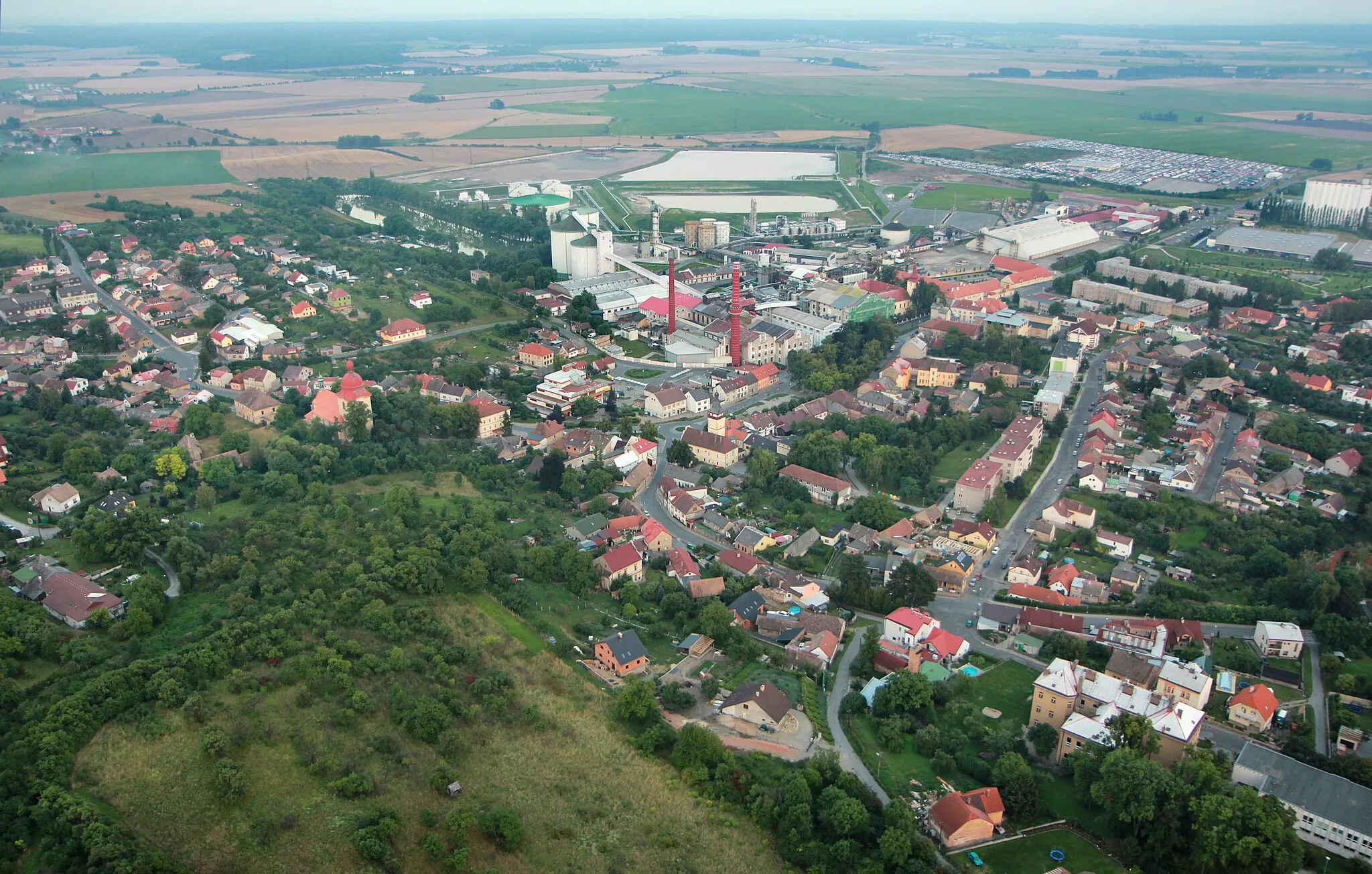 Photo showing: North view of Dobrovice, Czech Republic