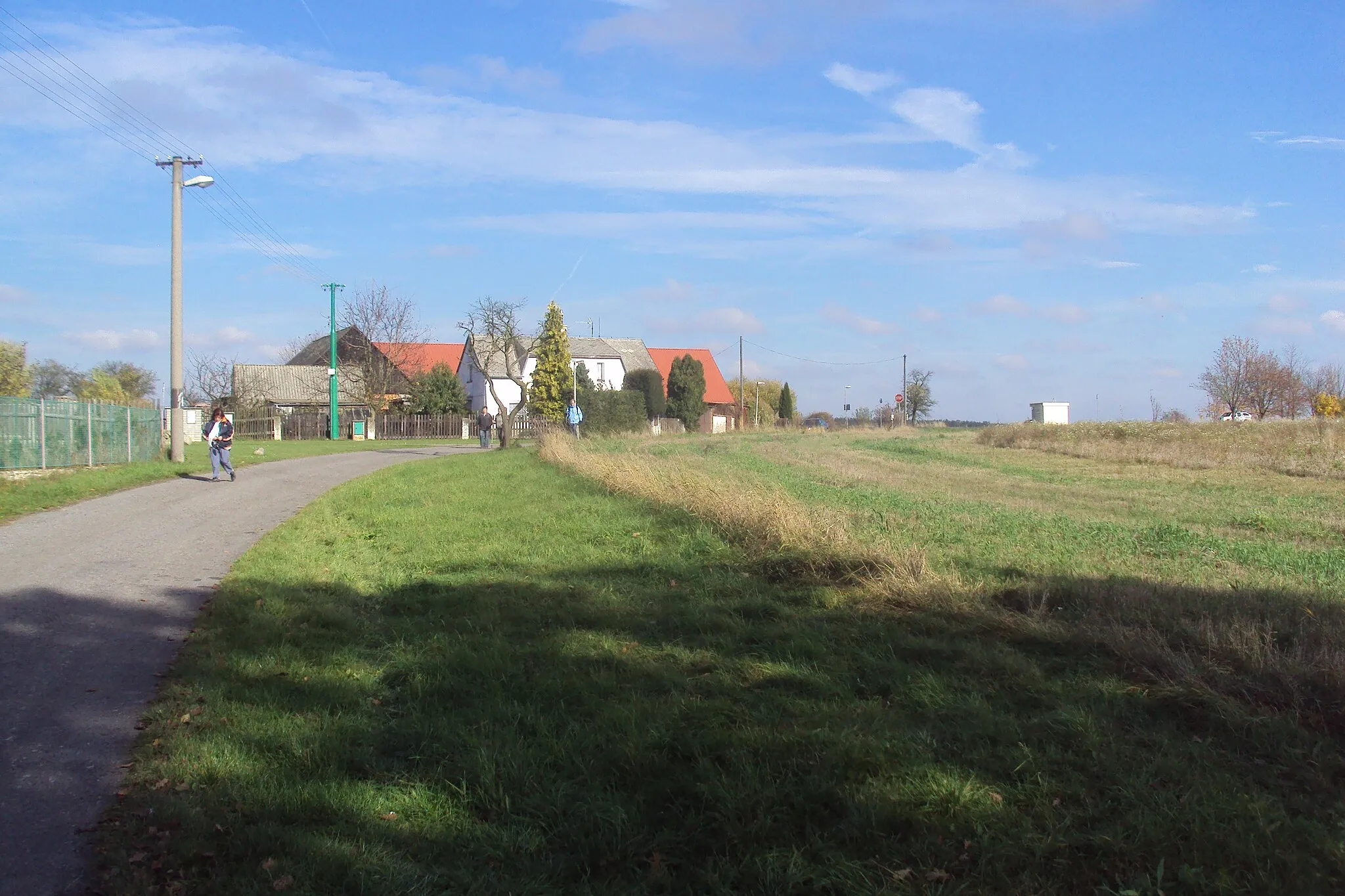 Photo showing: Záběr z obce