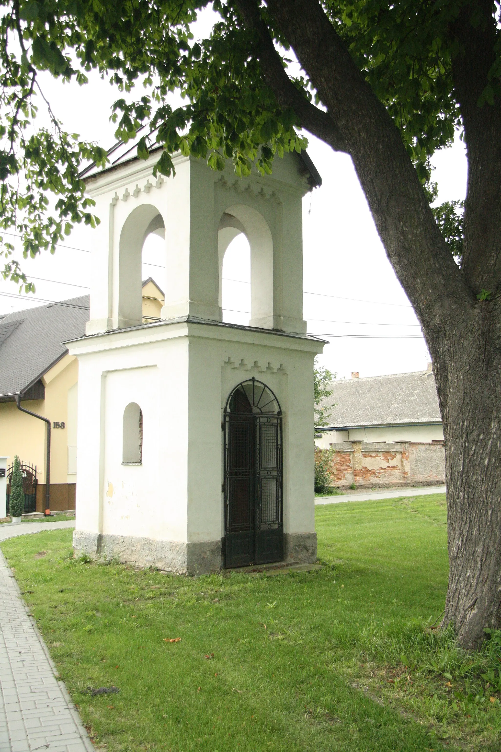 Photo showing: Chapel of Saint Wenceslaus in Vrbová Lhota, Nymburk District.