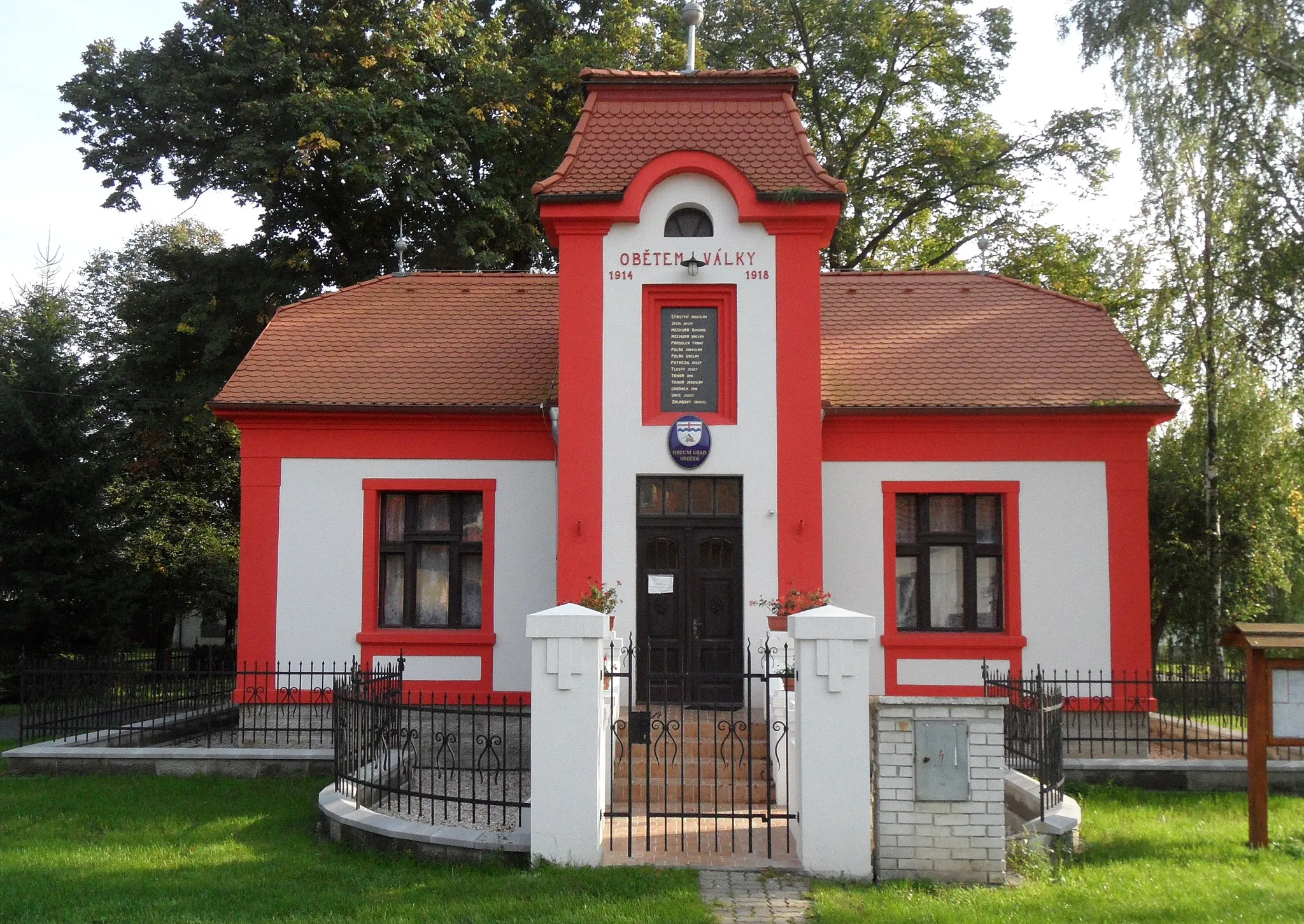 Photo showing: Oseček A. Building of Municipality Office, Nymburk District, the Czech Republic.