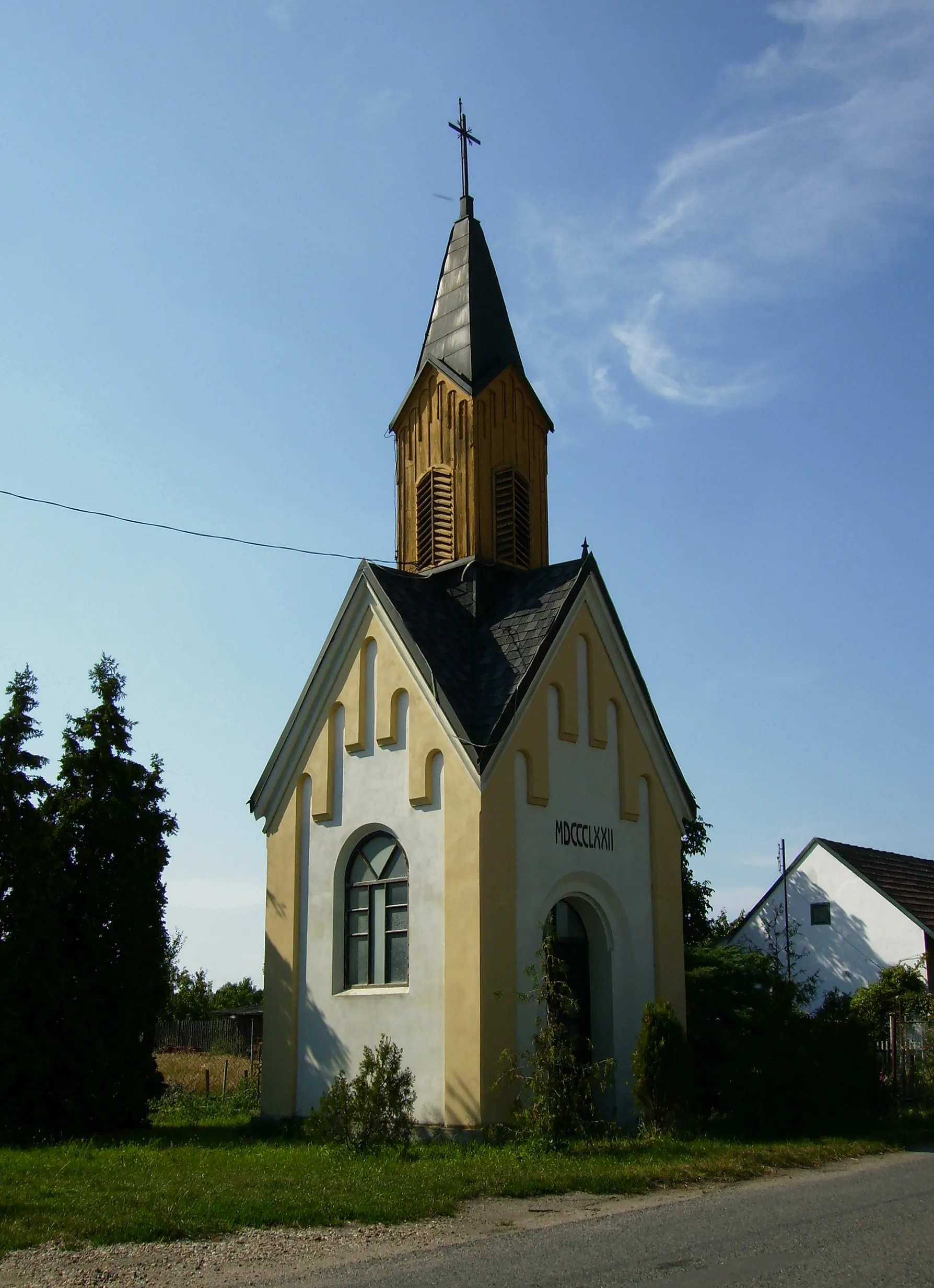Photo showing: Kaplička v Lánech u Kostomlat nad Labem.
