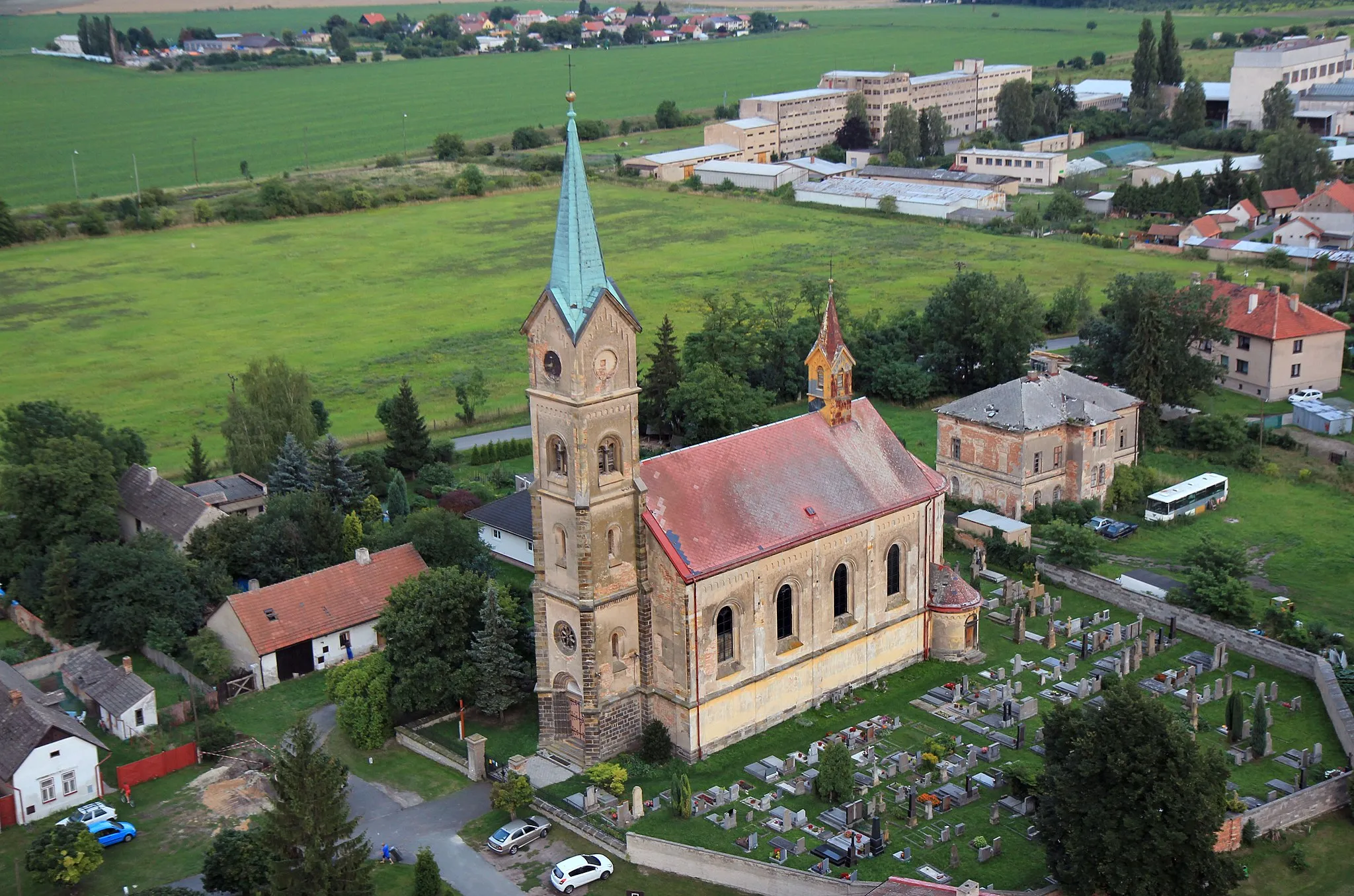 Photo showing: Saint Wenceslas Church in Veleliby, part of Dvory village, Czech Republic