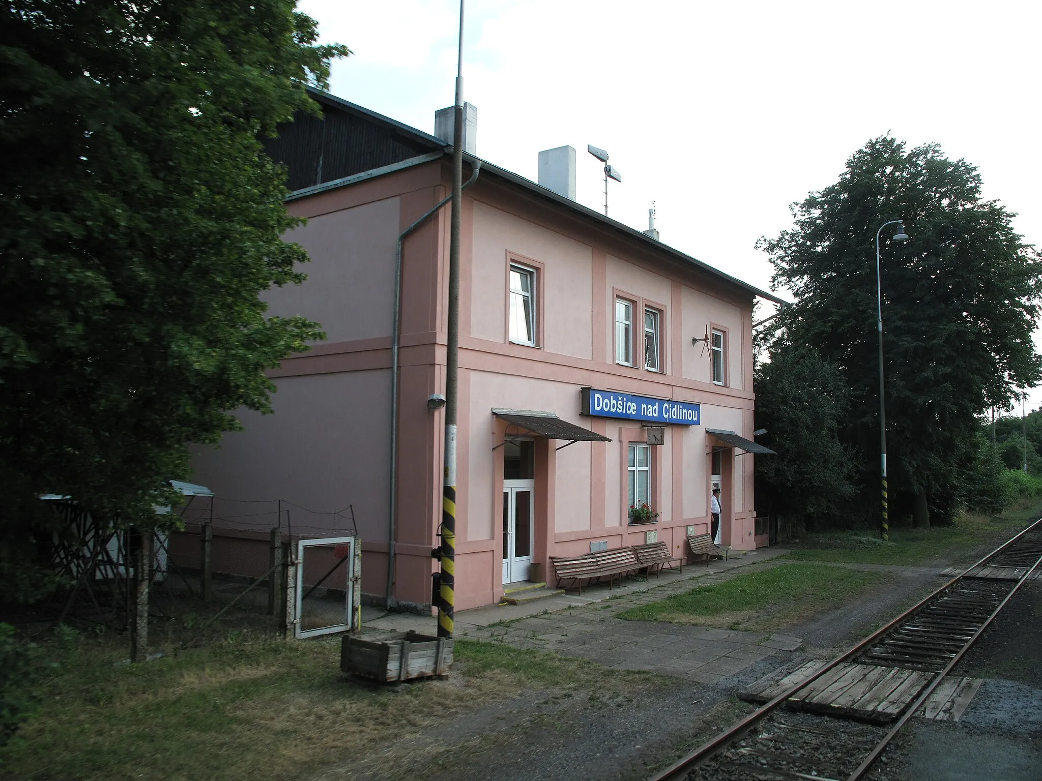 Photo showing: Dobšice nad Cidlinou, železniční stanice