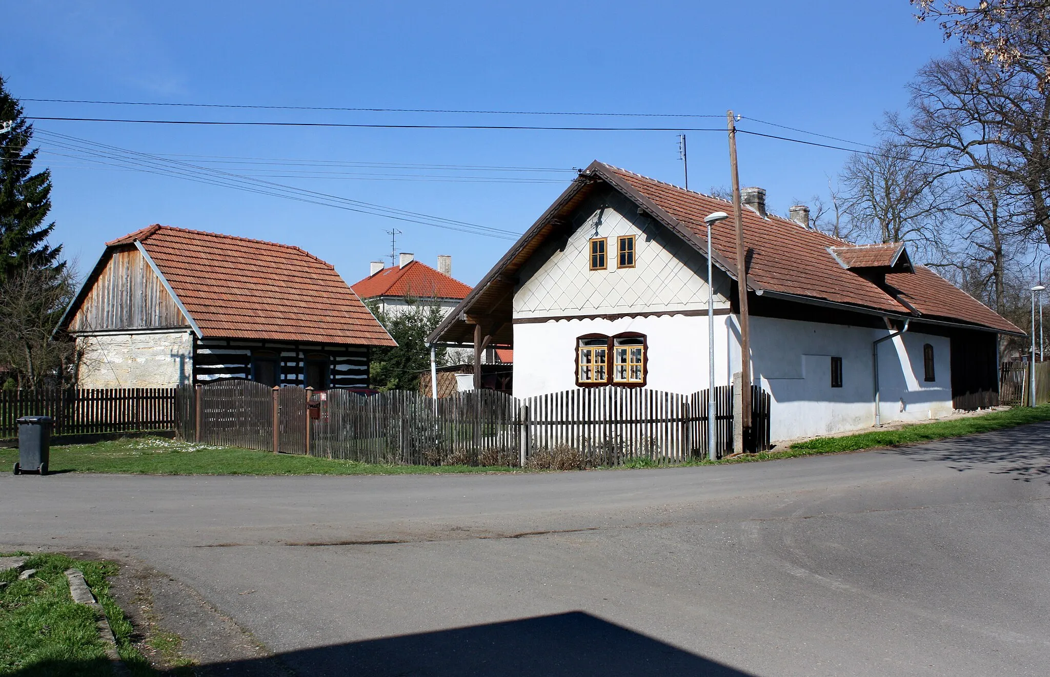 Photo showing: Middle part of Chotěšice, Czech Republic