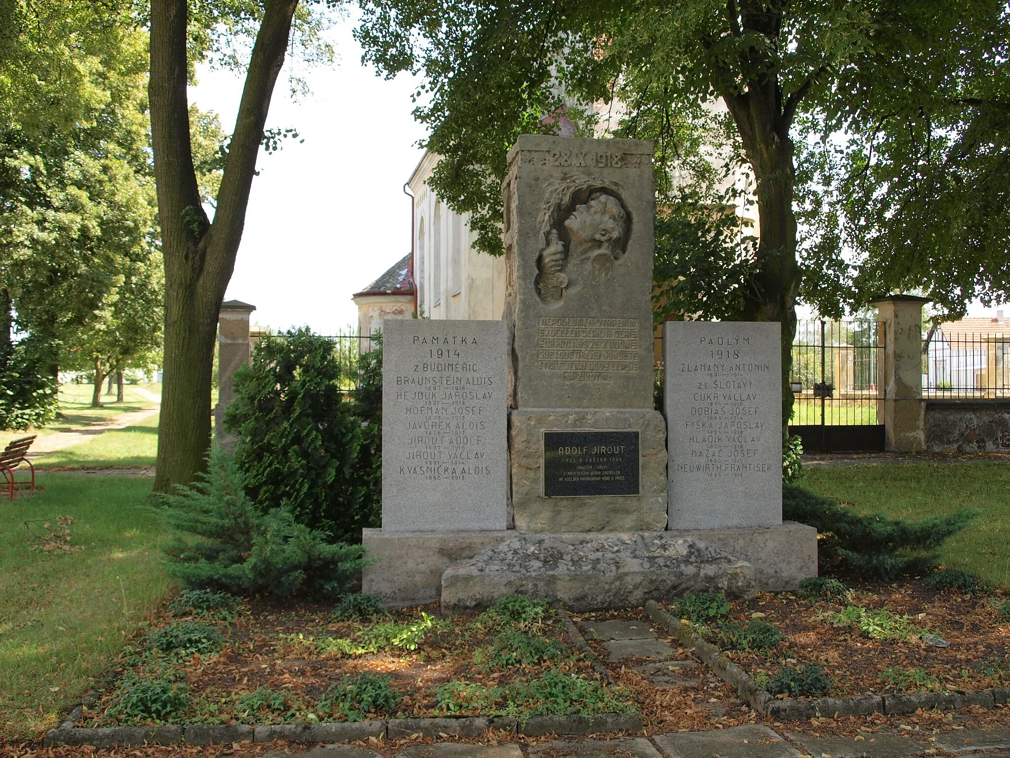 Photo showing: I. and II. war memorial, Budiměřice, Nymburk District, Central Bohemian Region