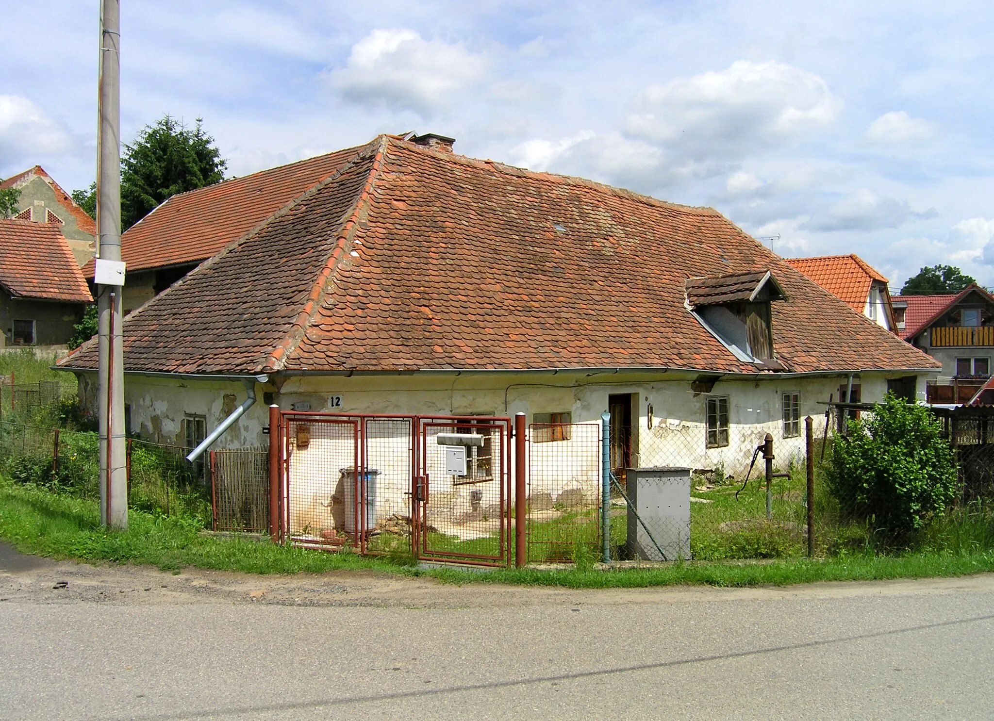 Photo showing: Old house in Sulice village, Czech Republic