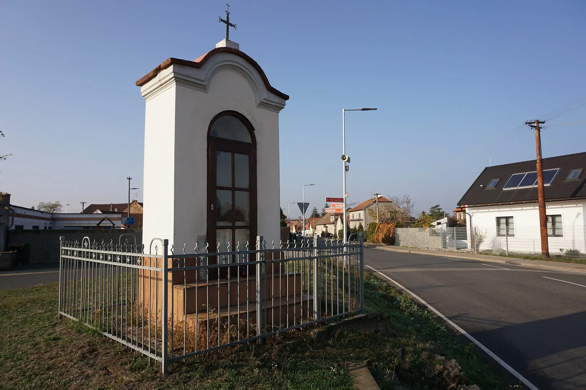 Photo showing: Předboj - kaplička na východním okraji vsi