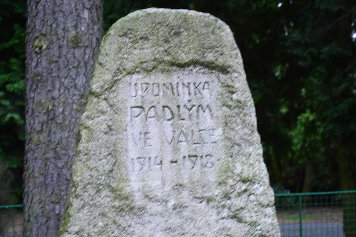 Photo showing: War memorial in Oleška in Prague-East District – entry no. 10788.