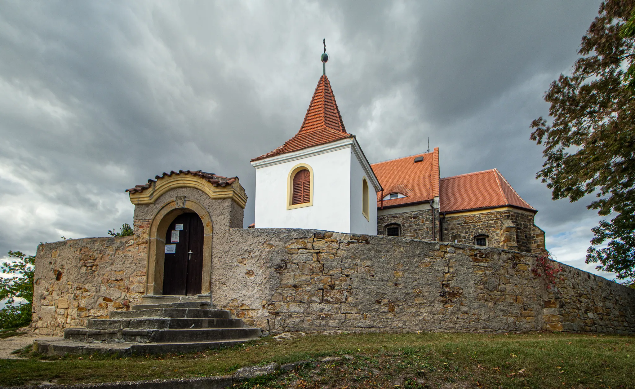 Photo showing: Mochov kostel svatého Bartolměje