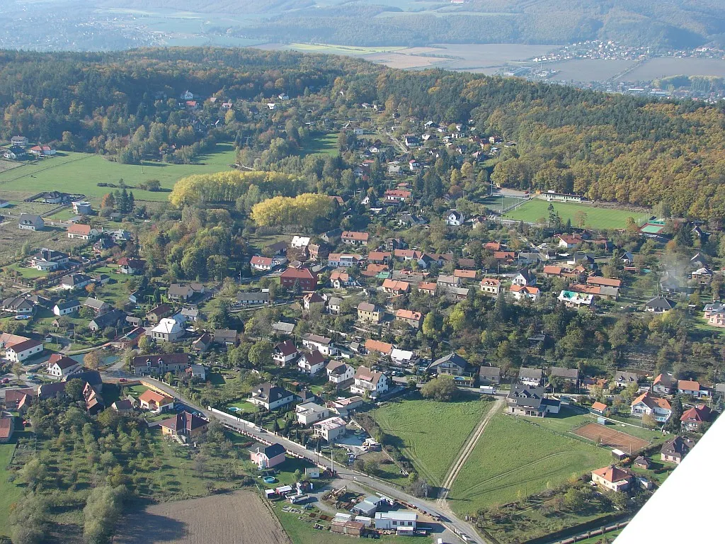 Photo showing: Aerial view of Černolice village, Central Bohemia, Czech Republic